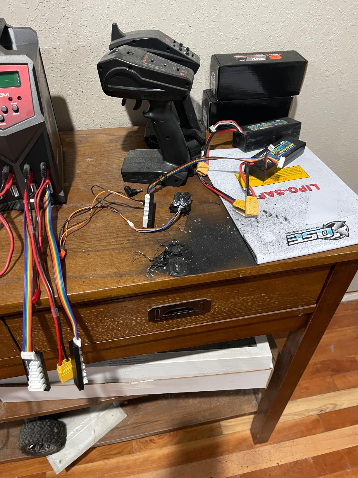 Venom Power Pro Duo LiPo Battery Charger - LCD Screen, Charging Leads - Balance Charger & Discharger for LiPo, LiHV, Li-Ion, Life, NiMH, NiCD, Pb Batteries - Power Supply for 1S- 6S, Drone & RC Cars customer photo 2
