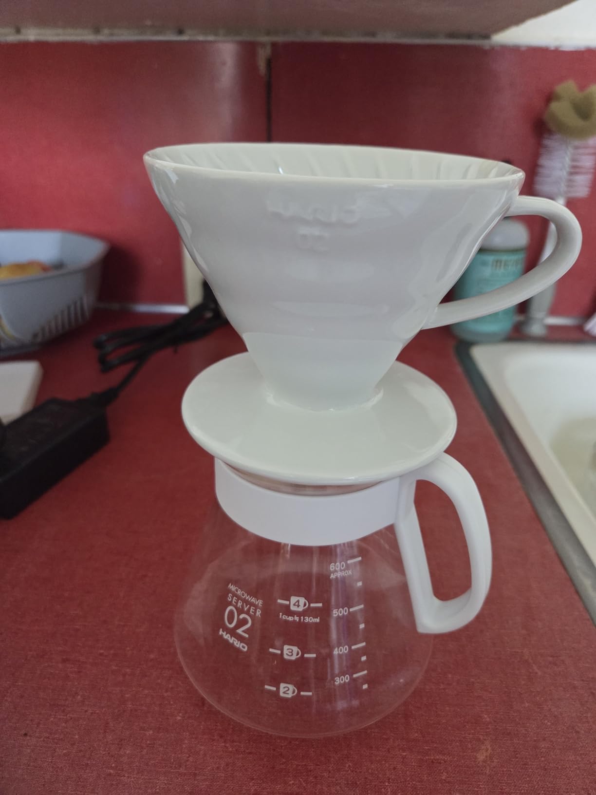 Hario V60 Ceramic Pour Over Coffee Set, Size 02, White customer photo 1