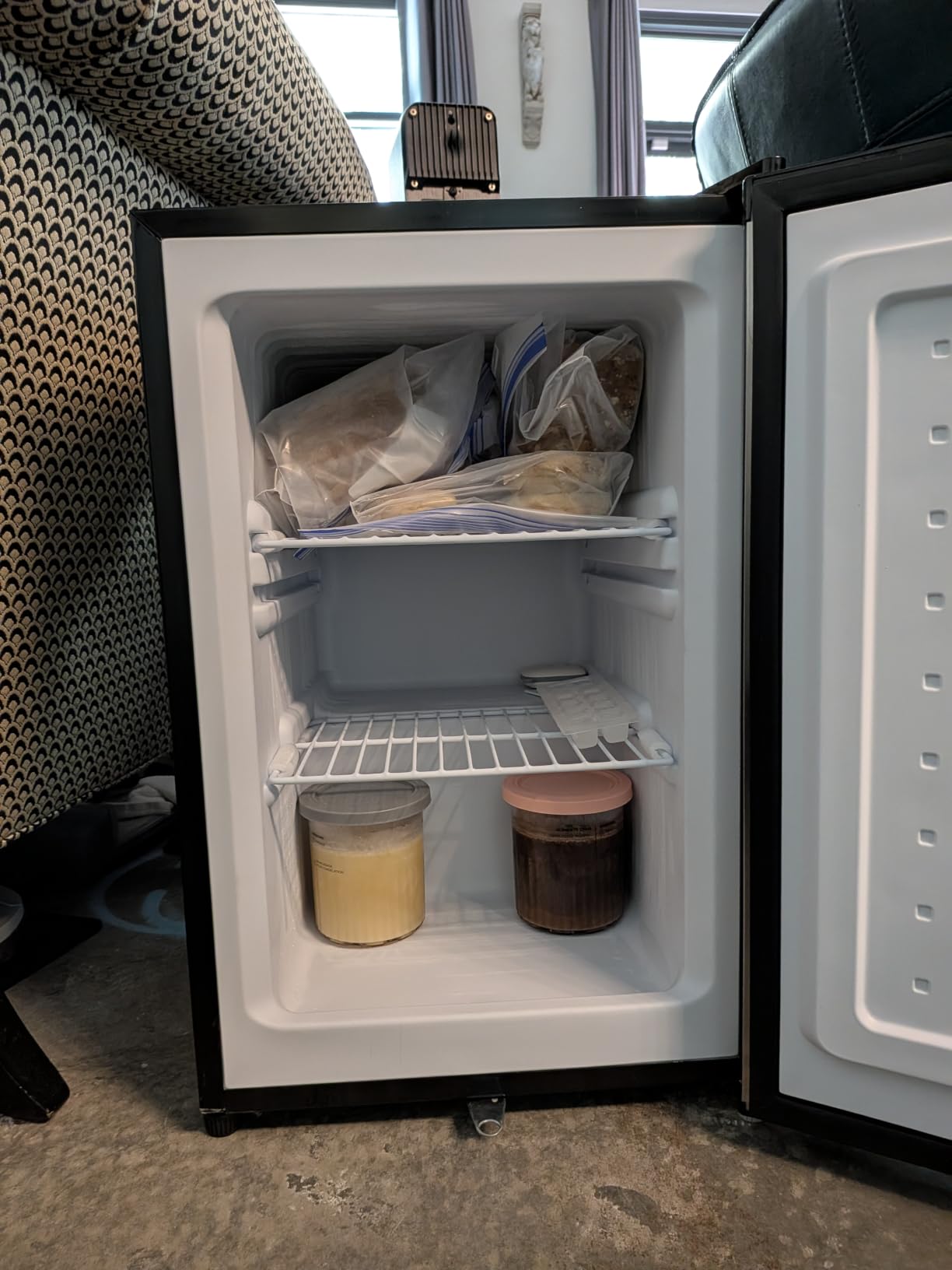 Whynter Upright Freezer 1.1 Cu Ft Lock, Mini Freezer, Stainless CUF-112SS | Adjustable Thermostat and Security Lock, Energy Star Rated, Reversible Door, Adds Compact Frozen Storage at Home customer photo 1