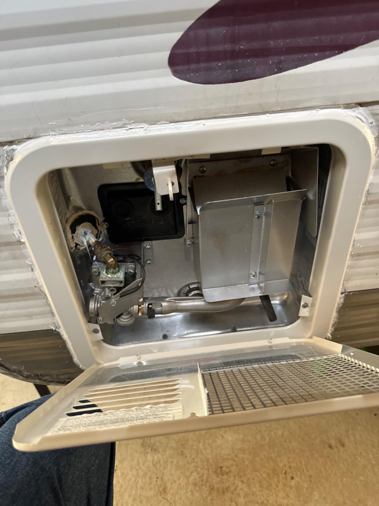 Suburban SW6D 6-Gallon RV Water Heater, Direct Spark Ignition (5238A) | Direct Spark Ignition, 5238A customer photo 1
