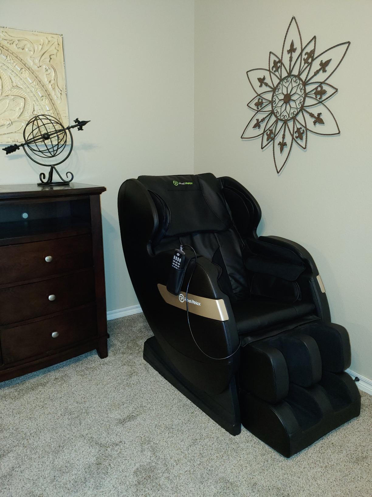 Real Relax 2026 SL-Track Massage Chair, Recliner Full Body Zero Gravity | 8 Auto Modes and Upgraded LCD Screen, Added Voice Broadcast, Headrest Cushion, Child Lock and Pause Button customer photo 2