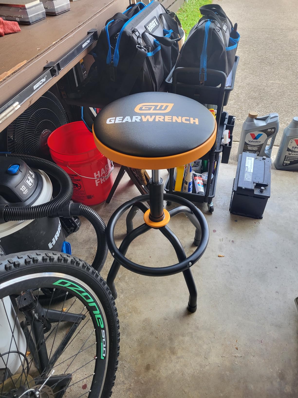GEARWRENCH Adjustable Height Swivel Shop Stool, 26