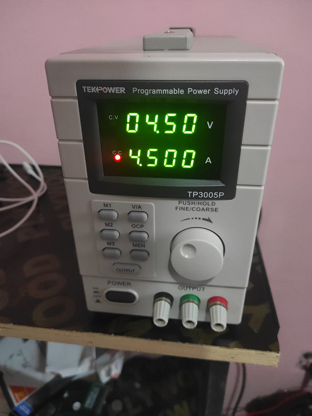 Tekpower TP3005P Programmable Linear Type Variable Regulated DC Power Supply, 0-30V at 0-5A customer photo 1