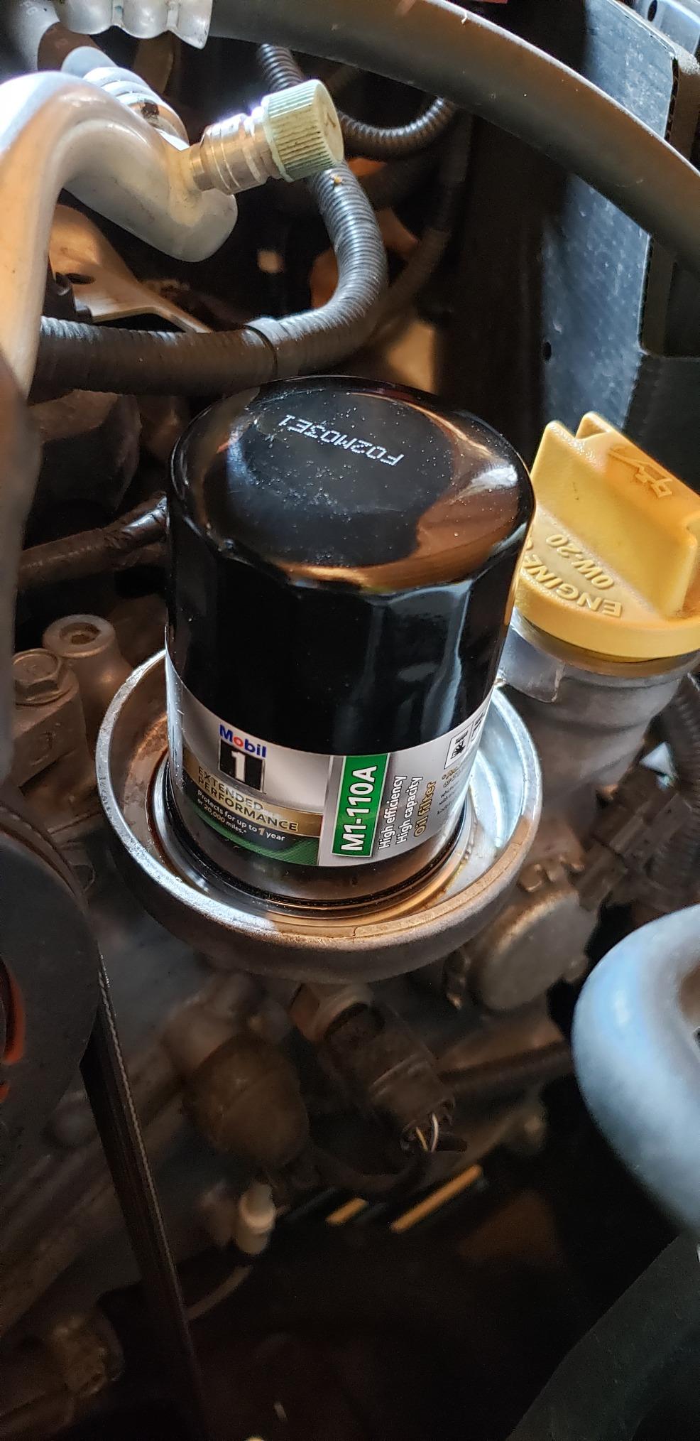 Mobil 1 Extended Performance Oil Filter, M1-110A | Synthetic Blend, High Efficiency 20,000 Mile Protection | 1 Pack customer photo 1