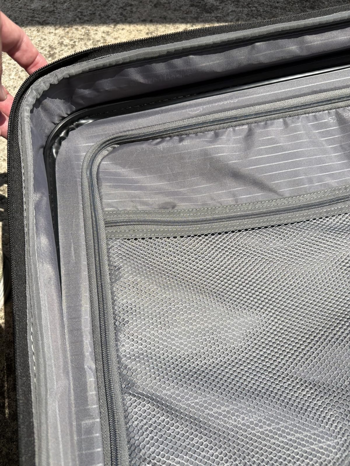 Amazon Basics 3-Piece Hardshell Spinner Luggage Set (21
