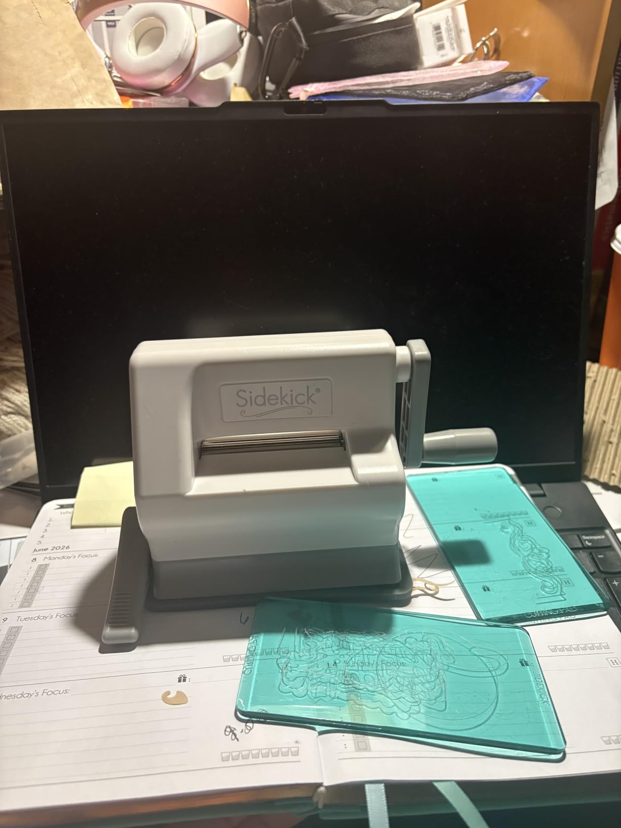 Sizzix Sidekick Starter Kit 661770 Portable Manual Die Cutting & Embossing Machine for Arts & Crafts, Scrapbooking & Cardmaking, 6.35 cm Opening, 2.5