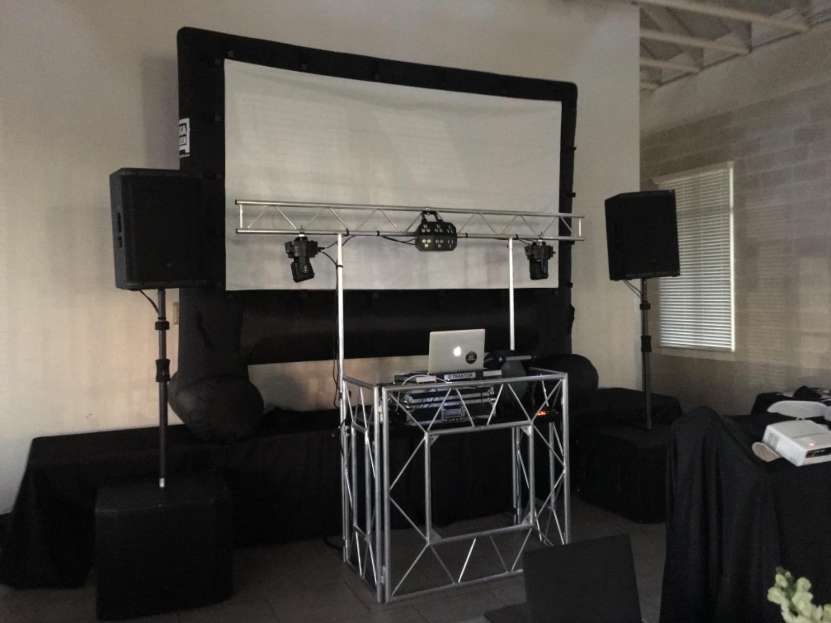 innopow 200-Channel Wireless Microphones System, Dual UHF Metal Cordless Mic Set, Auto Scan, Long Range 200-240Ft, 16 Hours Use for Karaoke Singing, Church, 2022 Version(WM333) customer photo 2