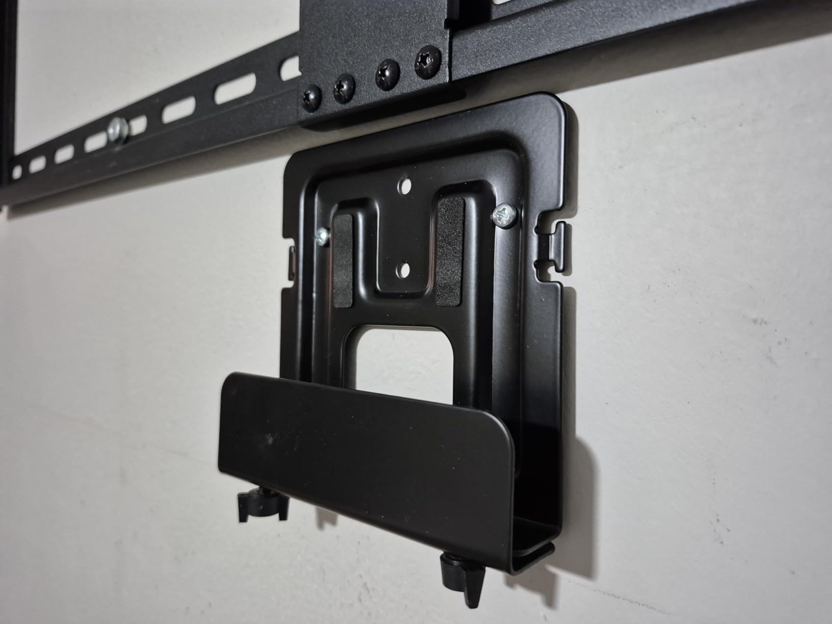 Mount Plus MP-APM-06-01 Streaming Media Player Wall Mounting Bracket for Most Small Narrow Devices Up to 11 lbs. - Apple TV, Roku, Fire TV (Narrow) customer photo 1