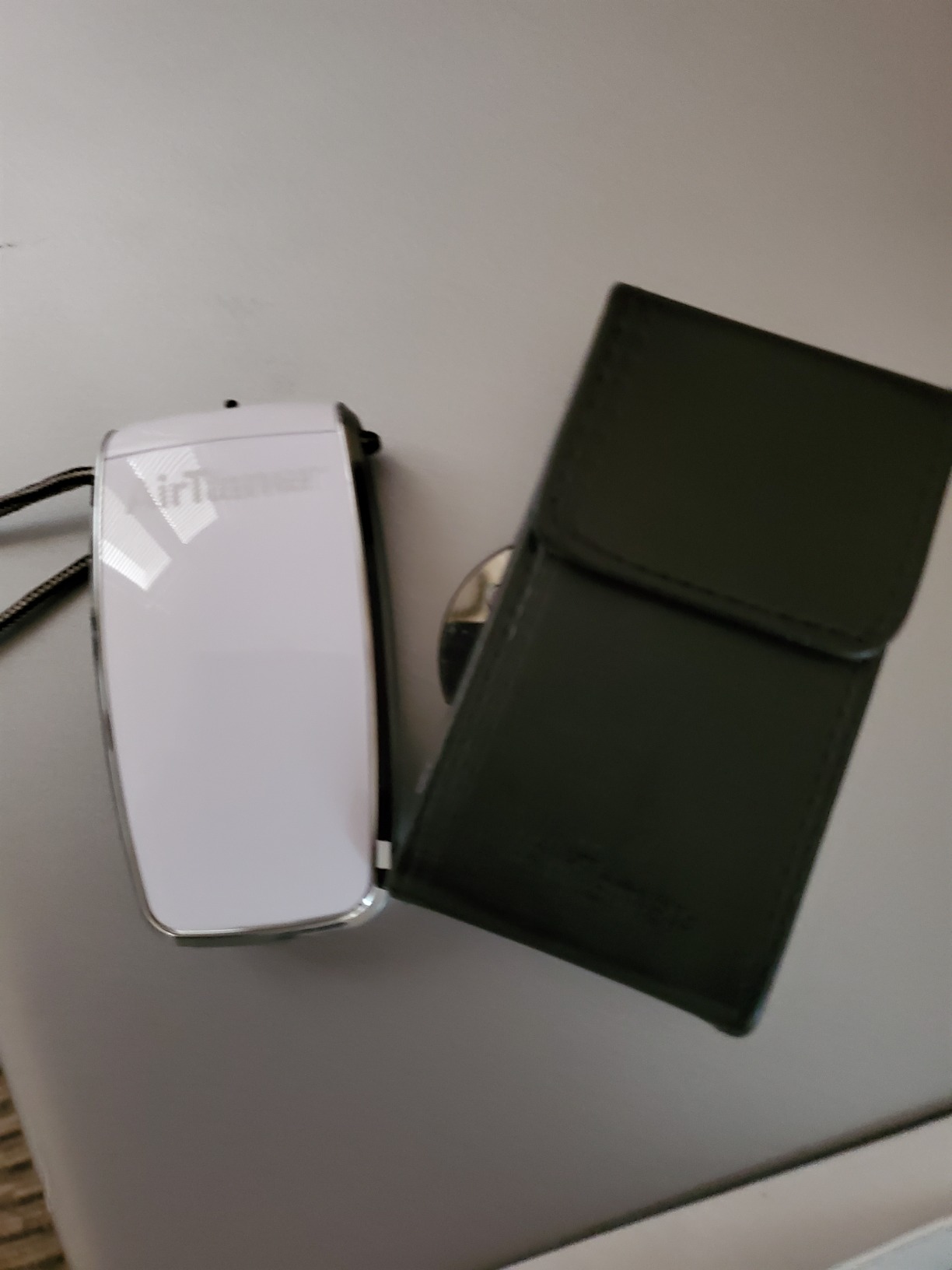 AirTamer A320W Rechargeable Personal Air Purifier, White | Proven Performance, Virus and Pollutant Tested, with Leather Travel Case customer photo 2