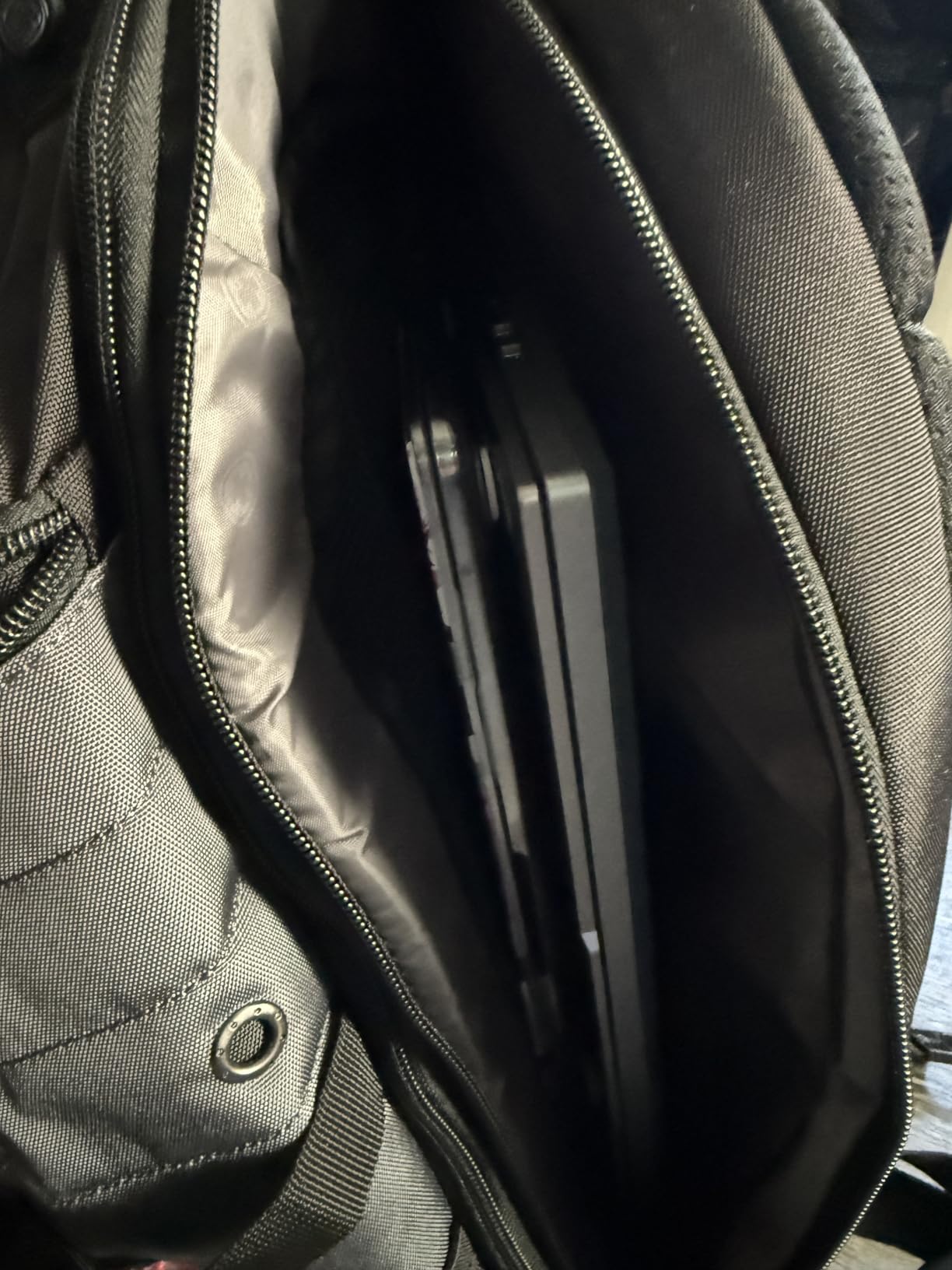 SWISSGEAR 1900 ScanSmart Laptop Backpack, Fits Most 17-Inch Laptops, TSA-Friendly Lay-Flat Design, RFID Protection, and Tablet Pocket, Black, 31L, 18.5-Inch customer photo 2
