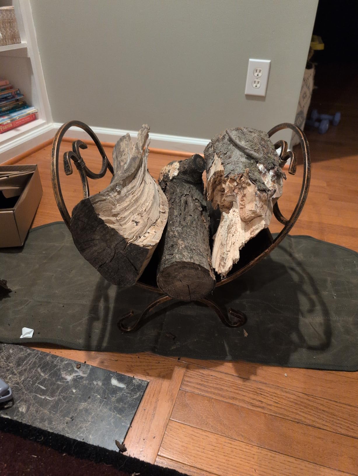 Rocky Mountain Goods Decorative Indoor Log Rack - Heavy duty iron with Antique bronze finish - Perfect size for indoor use - Pre assembled - Decorative log holder design and finish customer photo 1