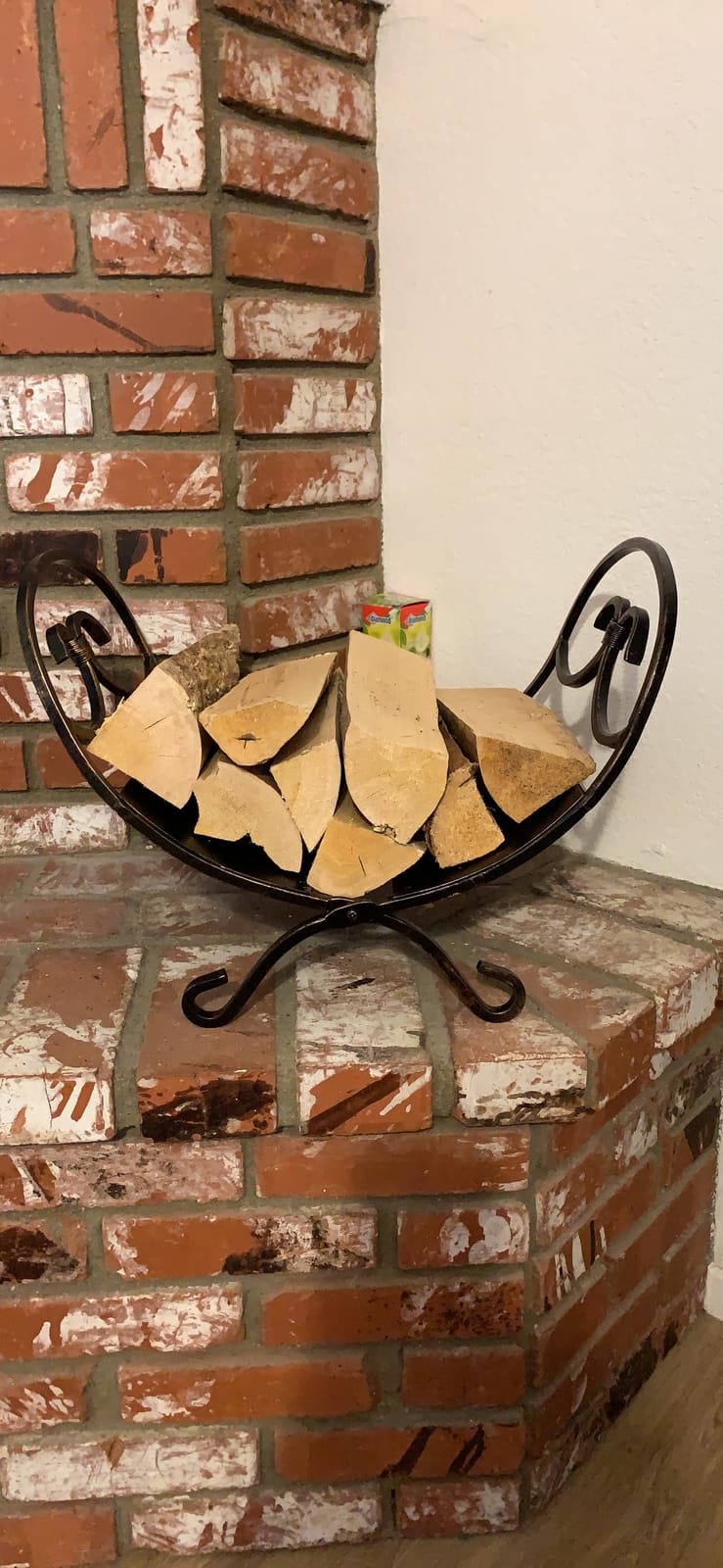 Rocky Mountain Goods Decorative Indoor Log Rack - Heavy duty iron with Antique bronze finish - Perfect size for indoor use - Pre assembled - Decorative log holder design and finish customer photo 2