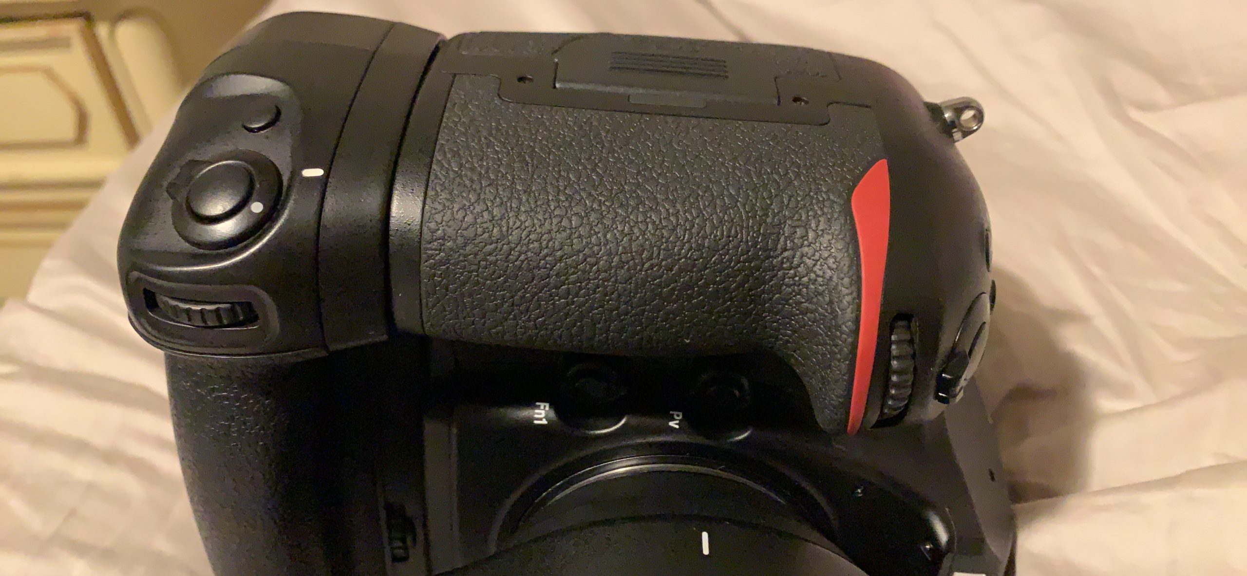 MCO-D850 Vertical Multi-Function Power Pack D850 Battery Grip for Nikon D850 Camera, as MB-D18 Battery Grip,Hold AA/EN-EL15 Battery(7FPS) or EN-EL18+BL5 (9FPS) customer photo 2