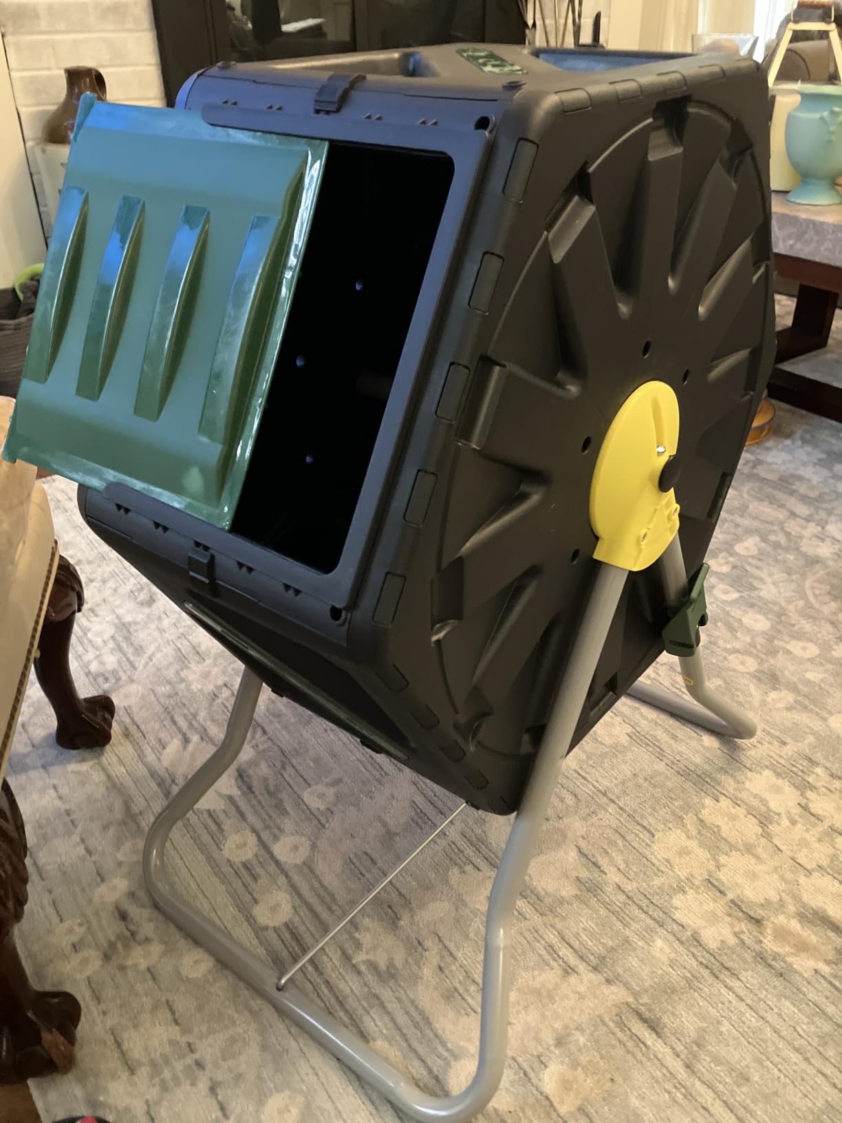 Miracle-Gro Dual Chamber Compost Tumbler - Easy-Turn, Heavy-Duty Outdoor Bin Composter with 2 Sliding Doors (2x18.5 Gal/70L) customer photo 1