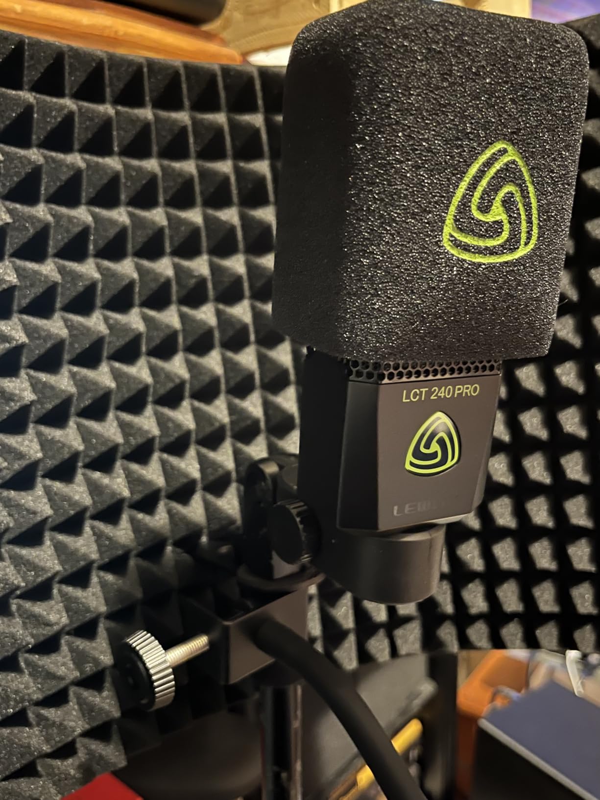 Aokeo Professional Studio Recording Microphone Isolation Shield, Suitable for Blue Yeti and Any Condenser Microphone Recording Equipment (AO-403) customer photo 2