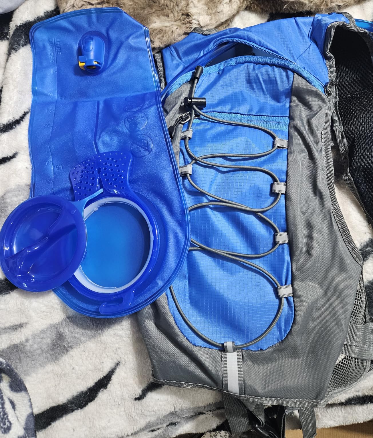 Unigear Hydration Pack Backpack with 2L Water Bladder for Hiking & Cycling customer photo 1
