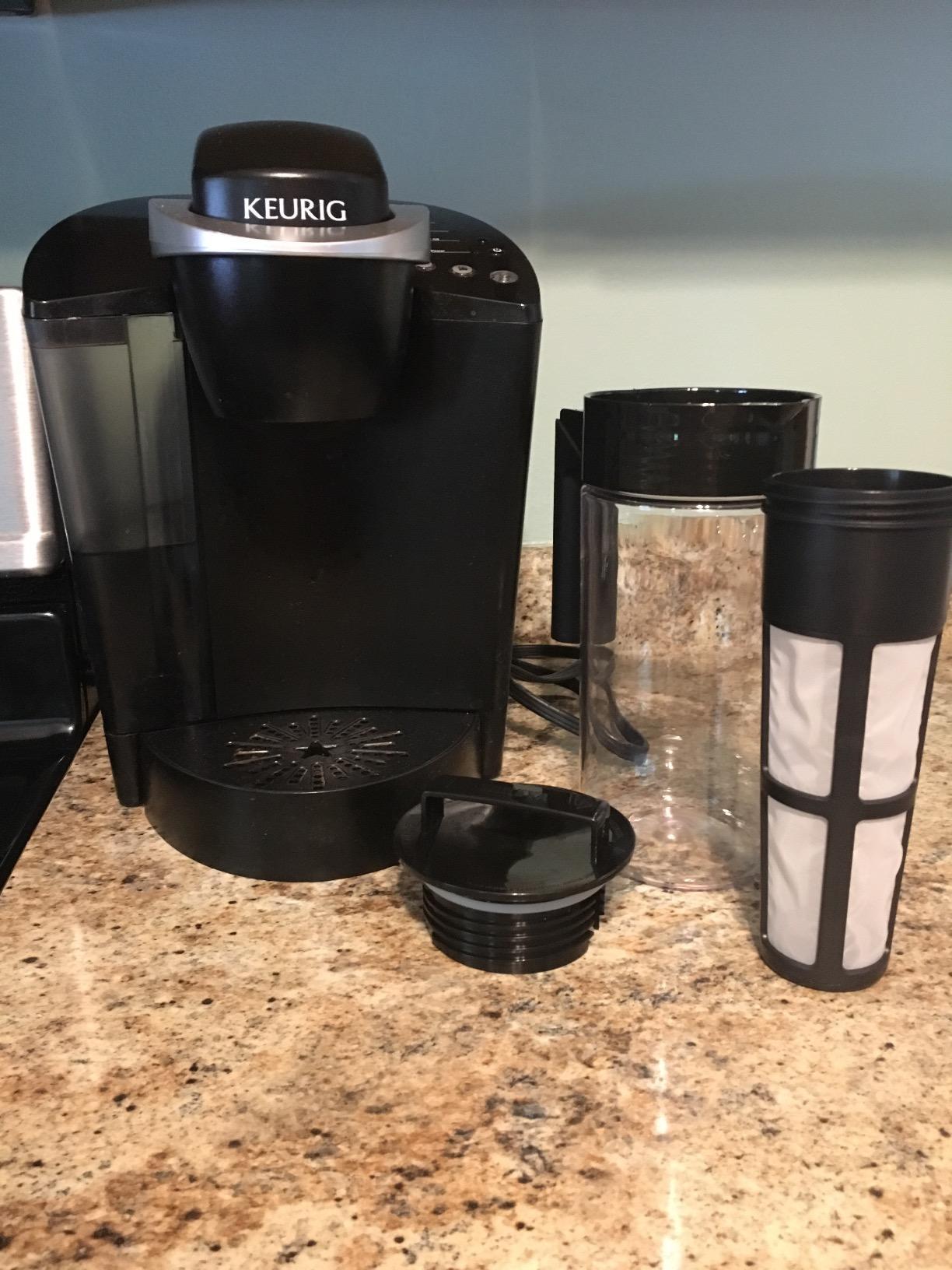 Takeya Deluxe Cold Brew Coffee Maker - BPA-Free Tritan Pitcher with Airtight Leakproof Lid, Silicone Grip Handle, Fine-Mesh Filter - Shatter-Proof, Dishwasher Safe, Made in USA - 2 Quart/Black customer photo 1