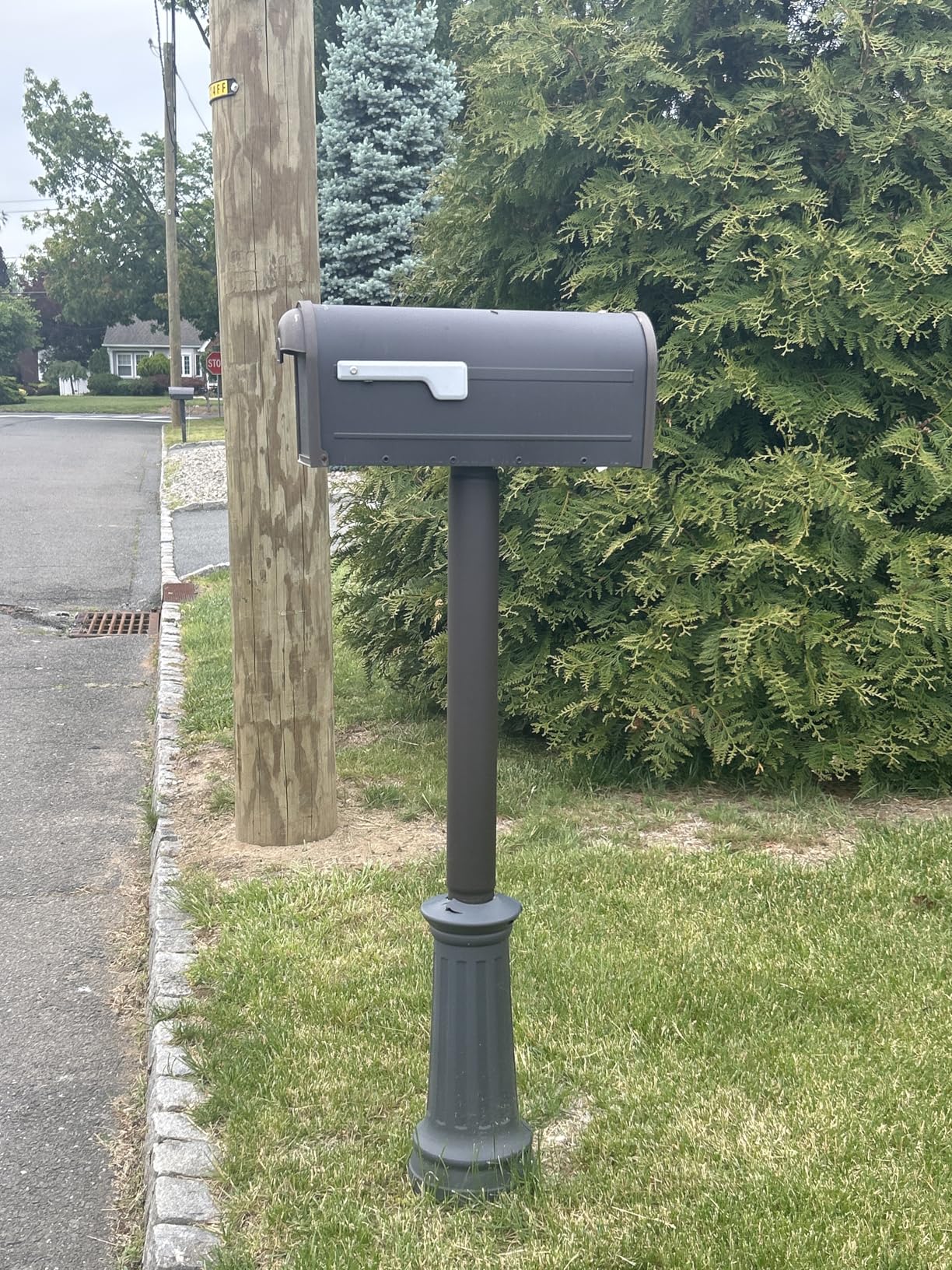 Architectural Mailboxes 8830RZ-10 Winston Post Mount Mailbox, Rubbed Bronze customer photo 1