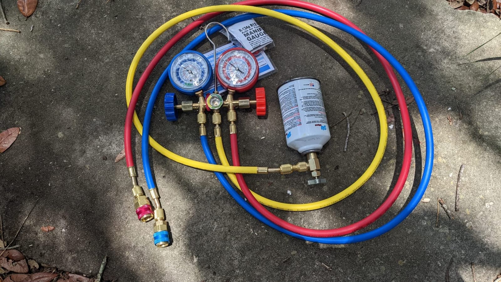 OMT 3-Way AC Manifold Gauge Set for R12 R134a R502 R22, 5 ft Hoses, Solid Brass Build, Ideal for Auto Freon Recharge customer photo 1