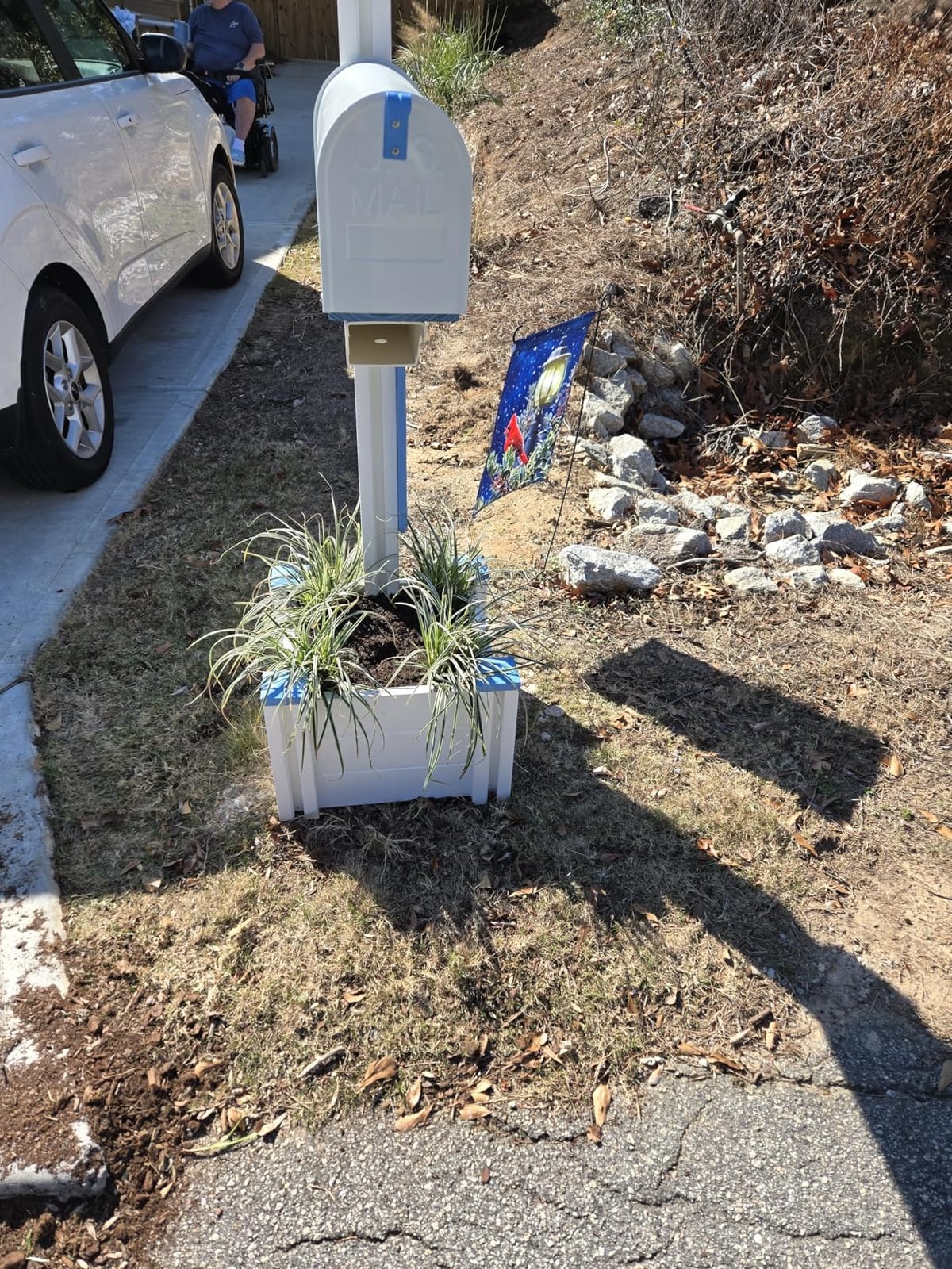 Zippity Majestic Mailbox Post w/Planter Box, White Vinyl DIY No Dig Kit customer photo 2