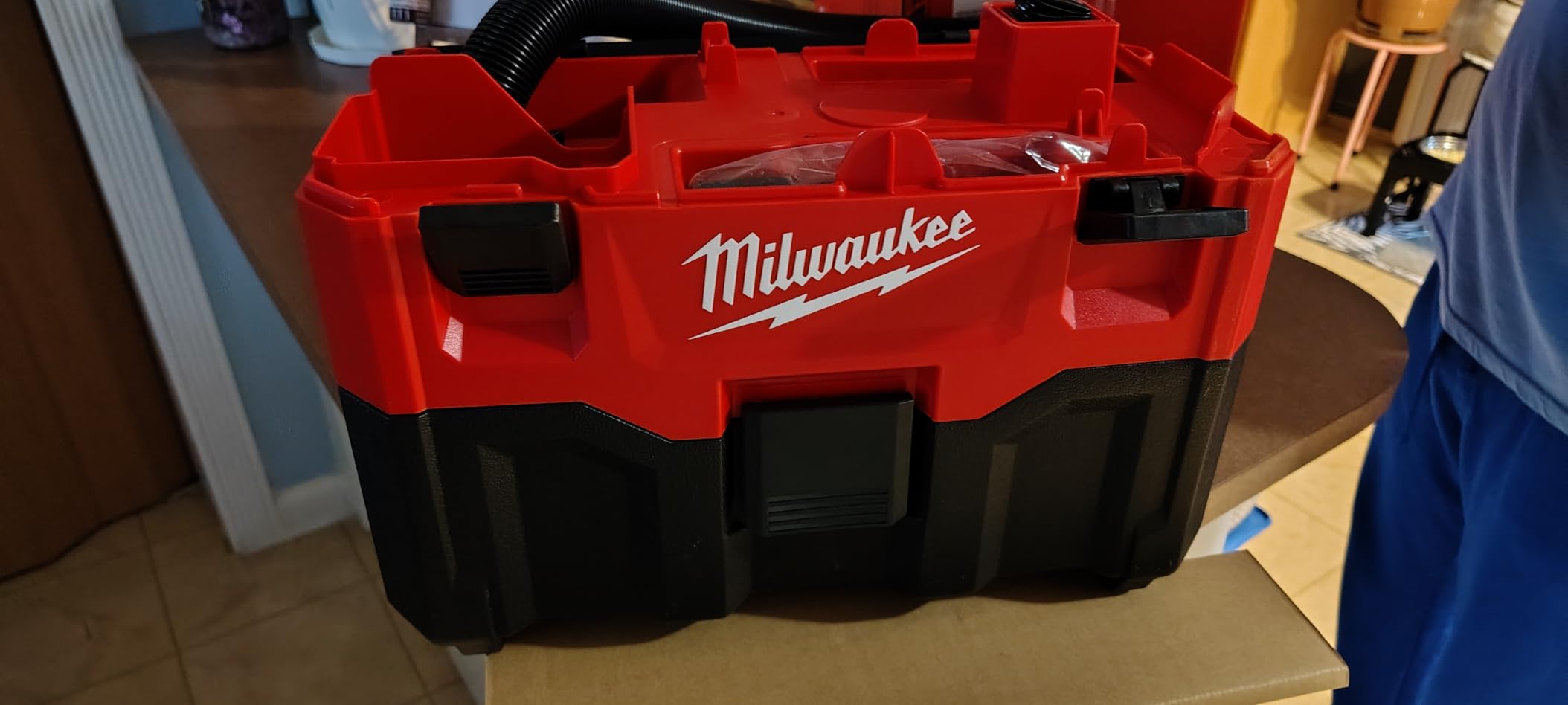 Milwaukee 0880-20 18V Cordless Lithium-Ion 2 Gallon Wet/Dry Vacuum (Bare Tool) customer photo 1