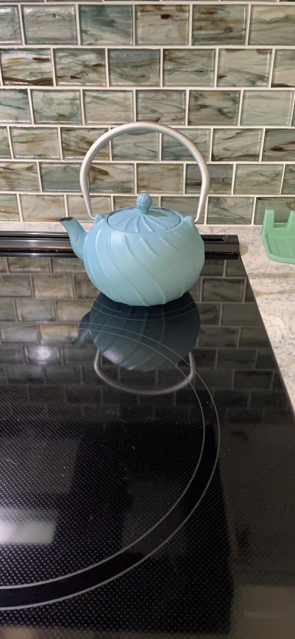 TOPTIER Japanese Teapot with Stainless Steel Infuser, Cast Iron Tea Kettle Stovetop Safe, Leaf Design Coated with Enameled Interior for 32 Ounce (950 ml), Light Green customer photo 2