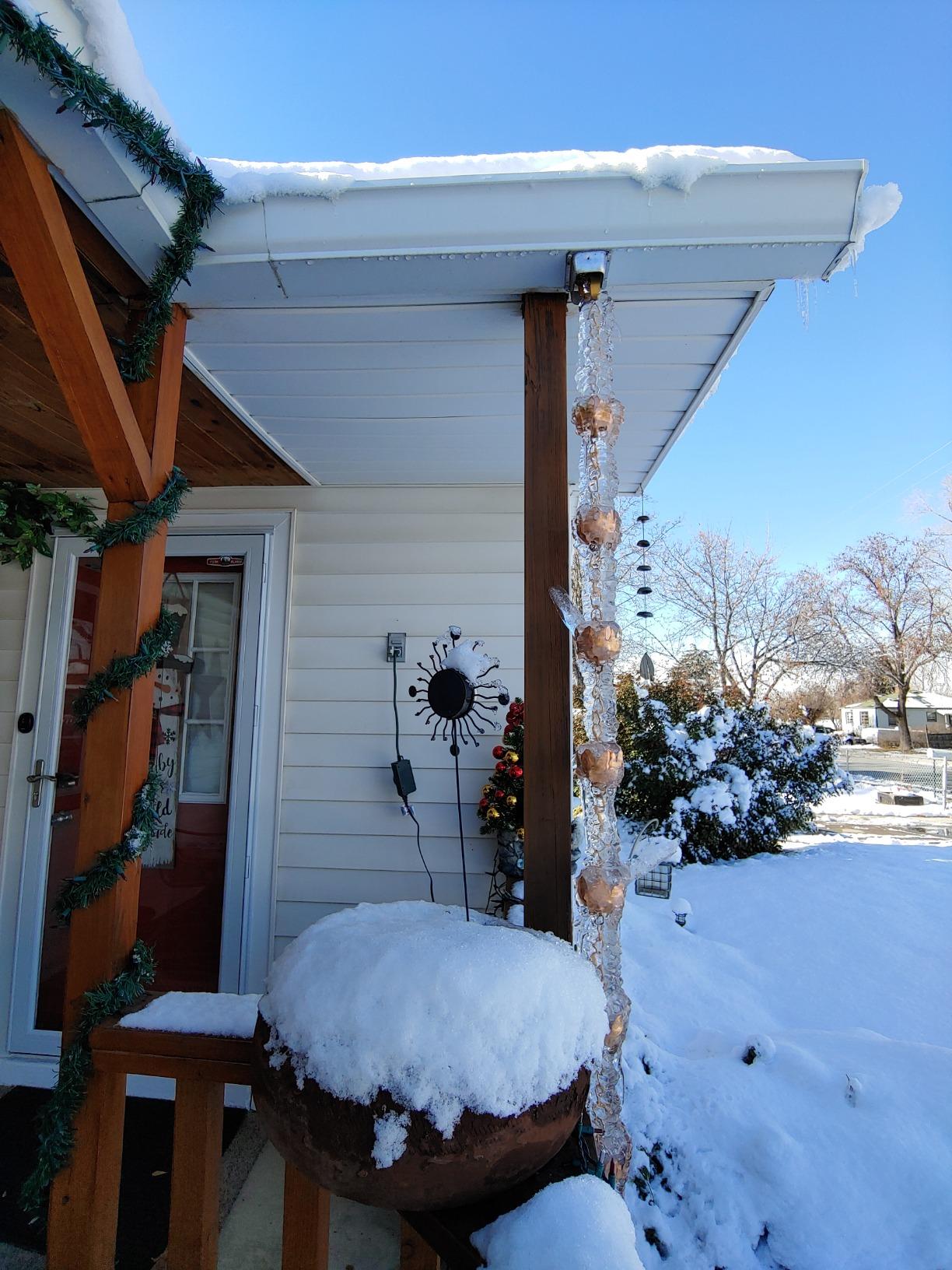 Topadorn Copper Rain Chain for Gutters, 8.5 FT Solid Copper, 11 Lotus Cups customer photo 1