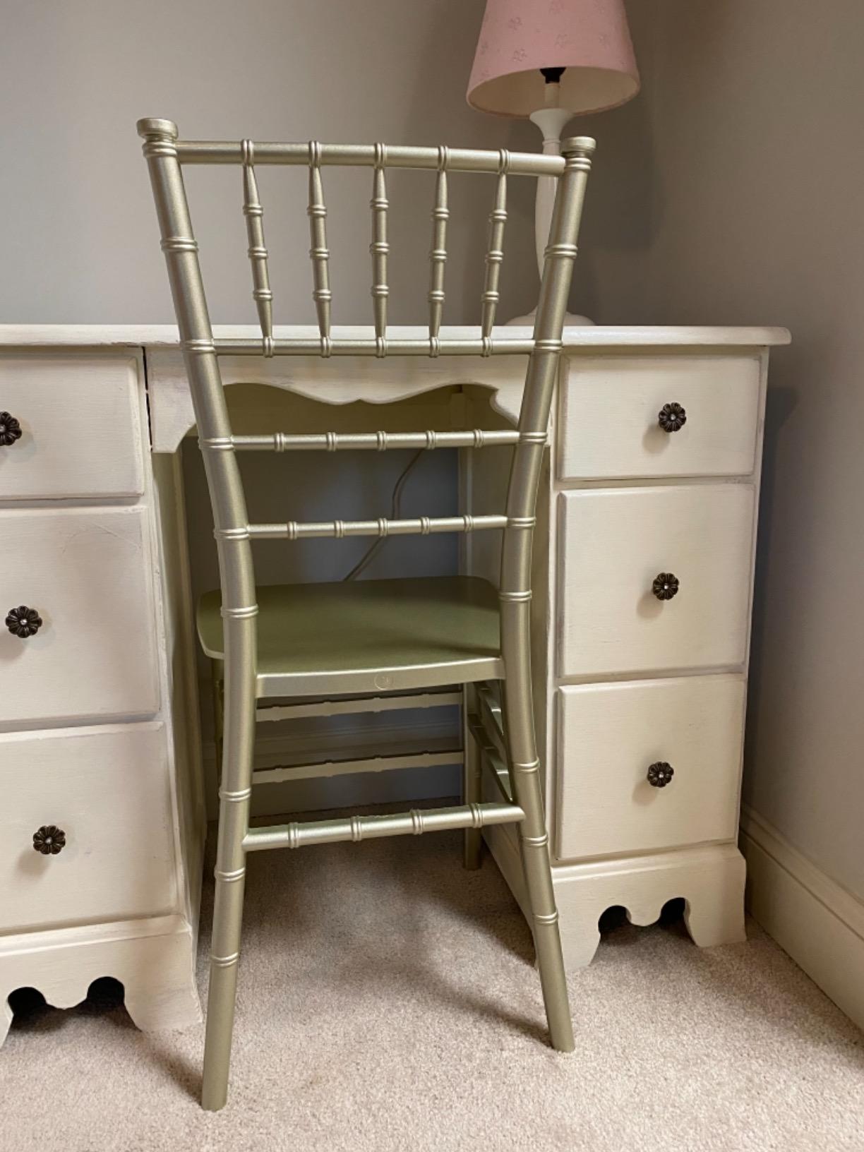 Flash Furniture 2 Pack HERCULES Series Gold Resin Stacking Chiavari Chair customer photo 1