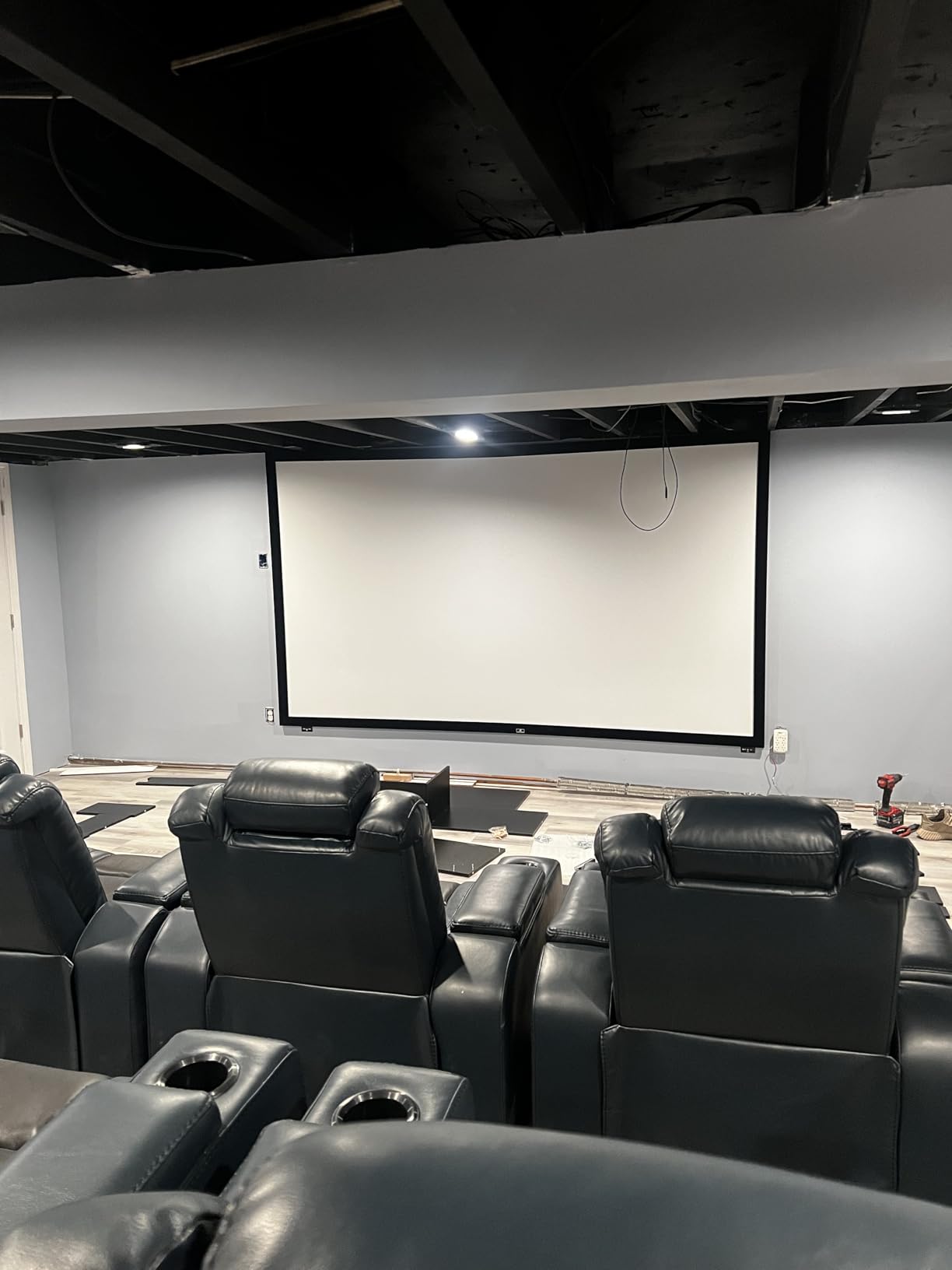 Akia Screens Fixed Frame Projector Screen 120-Inch, 16:9, Wall Mount, CINEWHITE UHD-B, 4K/8K Ready, Indoor Home Theater, AK-FF120WH2 customer photo 1