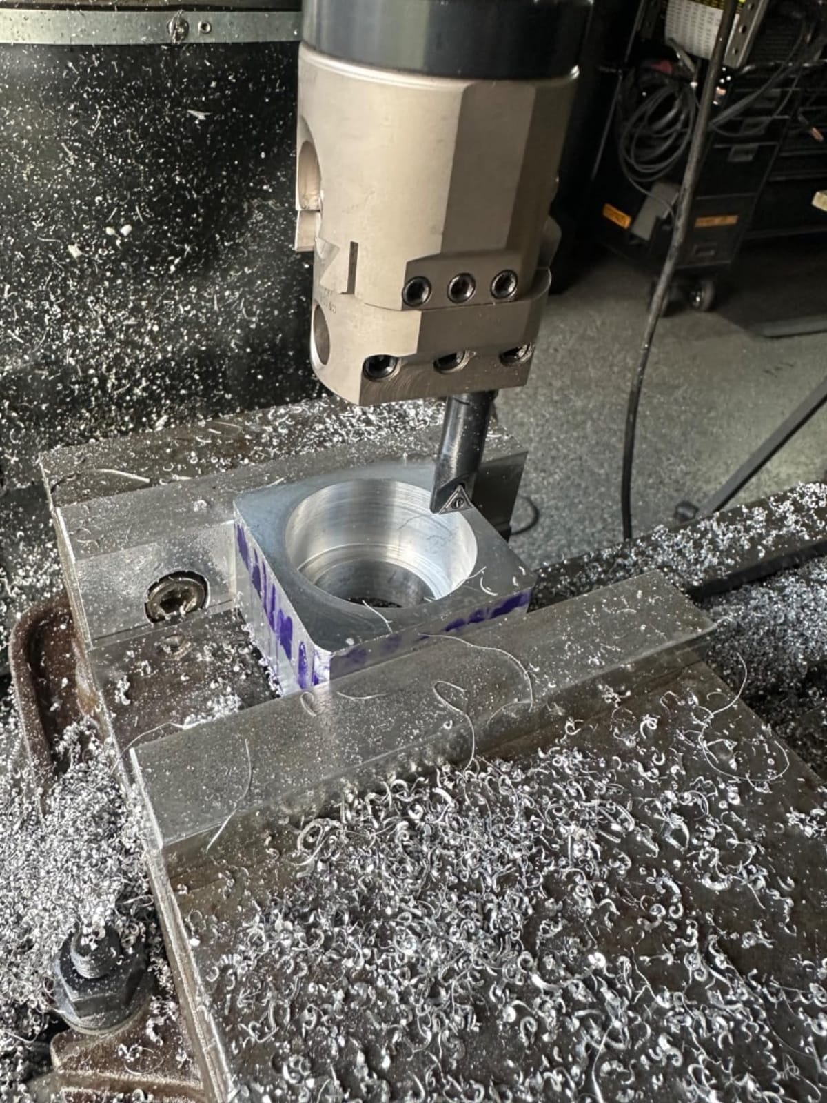 HHIP 1001-0205 Indexable Tool Set with 3 Boring Head, R8 Shank and 8 Boring Bars customer photo 2