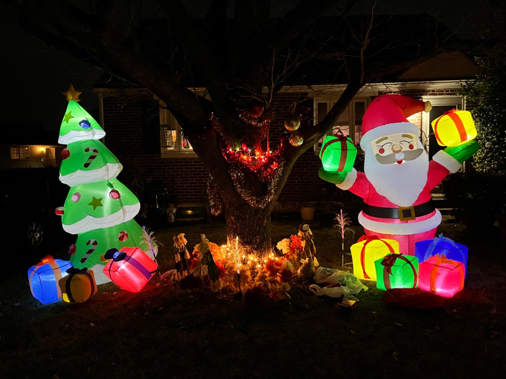 Joiedomi 7FT Tall Christmas Inflatables Tree Outdoor Decoration, Giant Christmas Inflatable Tree with 3 Gift Boxes with Build-in LEDs for Blow Up Xmas Decoration, Indoor Outdoor Yard Garden Lawn Décor customer photo 2