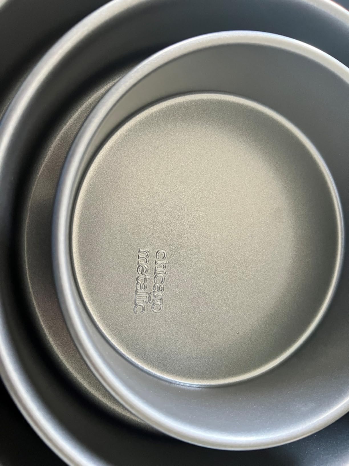 Chicago Metallic Professional Nonstick Round Cake Pan Set, 3-Piece Bakeware Set with 6 Inch, 8 Inch, and 10 Inch Pans, Heavy-Weight Aluminized Steel for Even Baking customer photo 1
