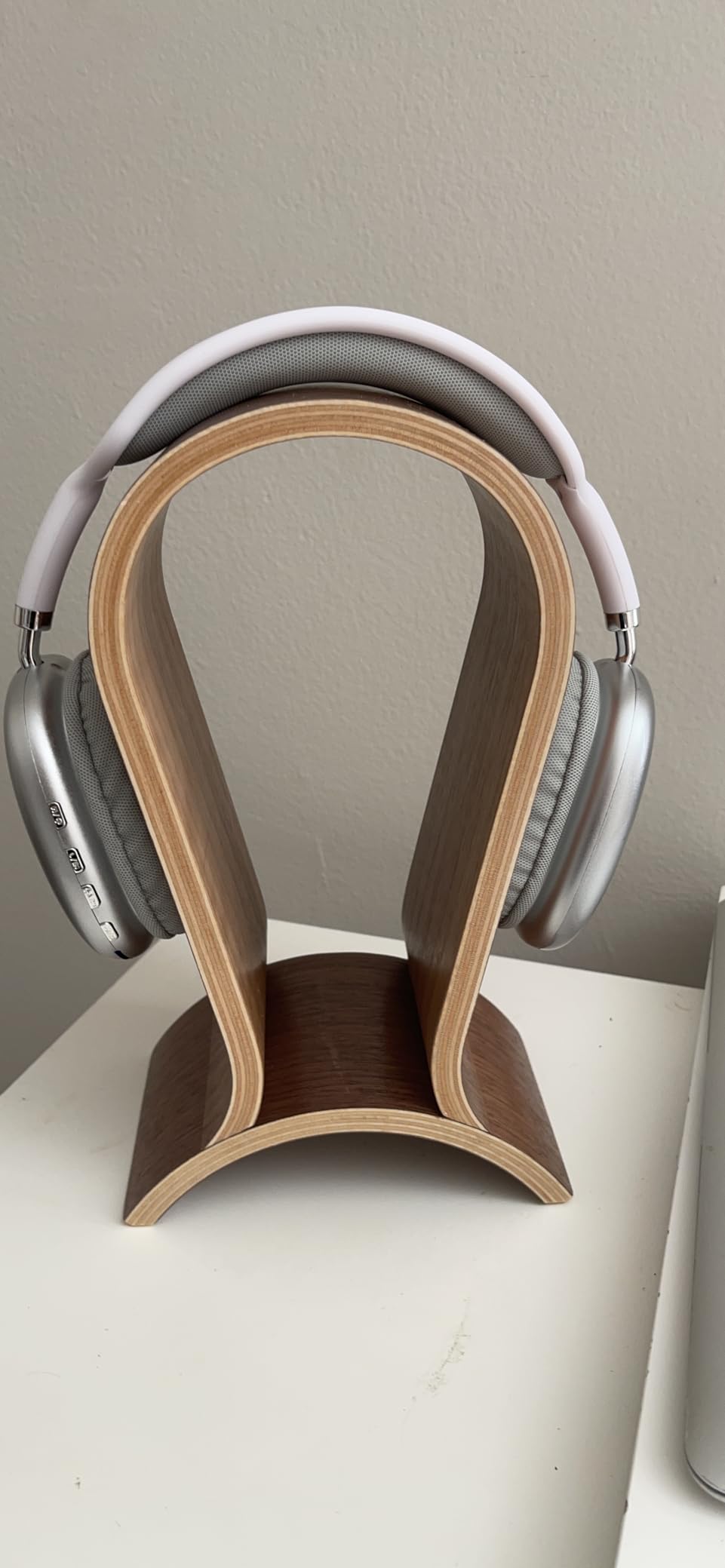 Headphone Stand Wood, Headset Stand for Desk, Walnut Gaming Headphone Holder Compatible for Sennheiser, Bose, Beats, Razer, AKG, Airpod Max, HyperX, Sony PS4 et. customer photo 2