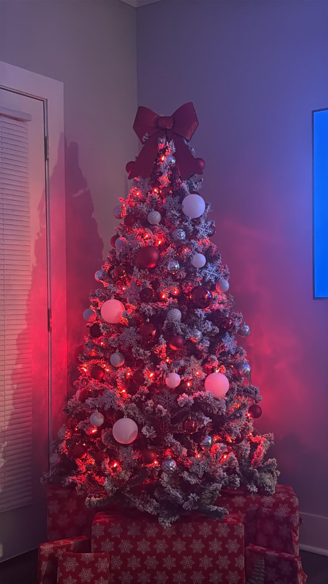 Best Choice Products Artificial Flocked Christmas Tree, 7.5ft Premium Unlit Pine Holiday Décor w/Full Branches, Metal Stand - Green customer photo 1