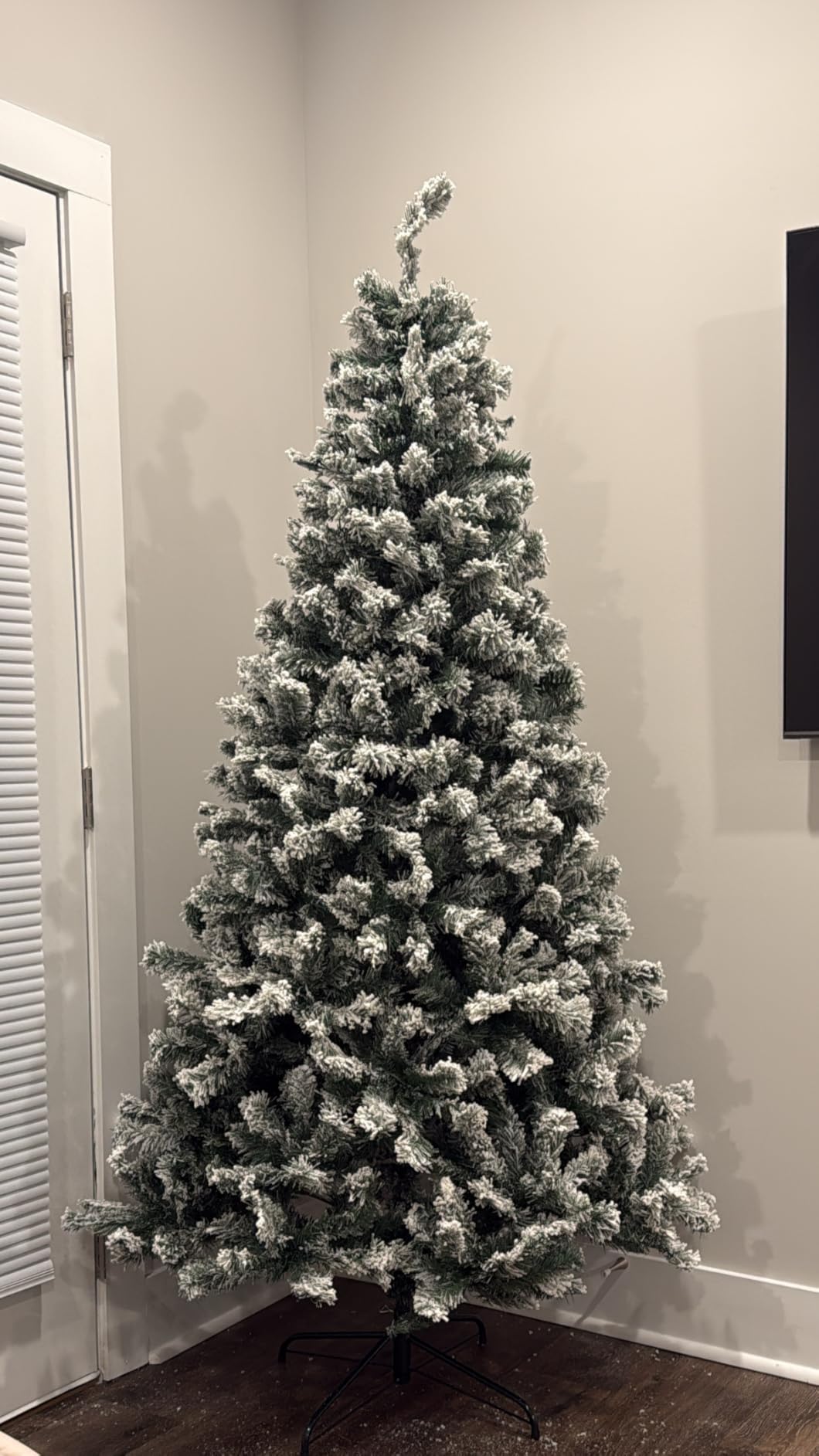 Best Choice Products Artificial Flocked Christmas Tree, 7.5ft Premium Unlit Pine Holiday Décor w/Full Branches, Metal Stand - Green customer photo 2