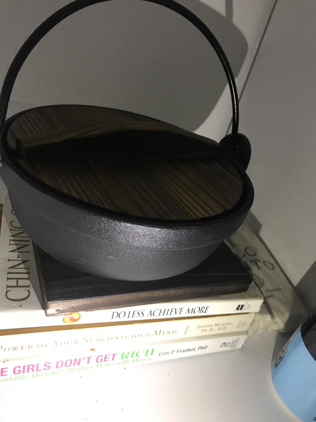 Fuji Merchandise Japanese Style Cast Iron Sukiyaki Tetsu Nabe Pot with Wooden Lid and Tray Quality Enamel Coating (28 fl. oz) 6.75