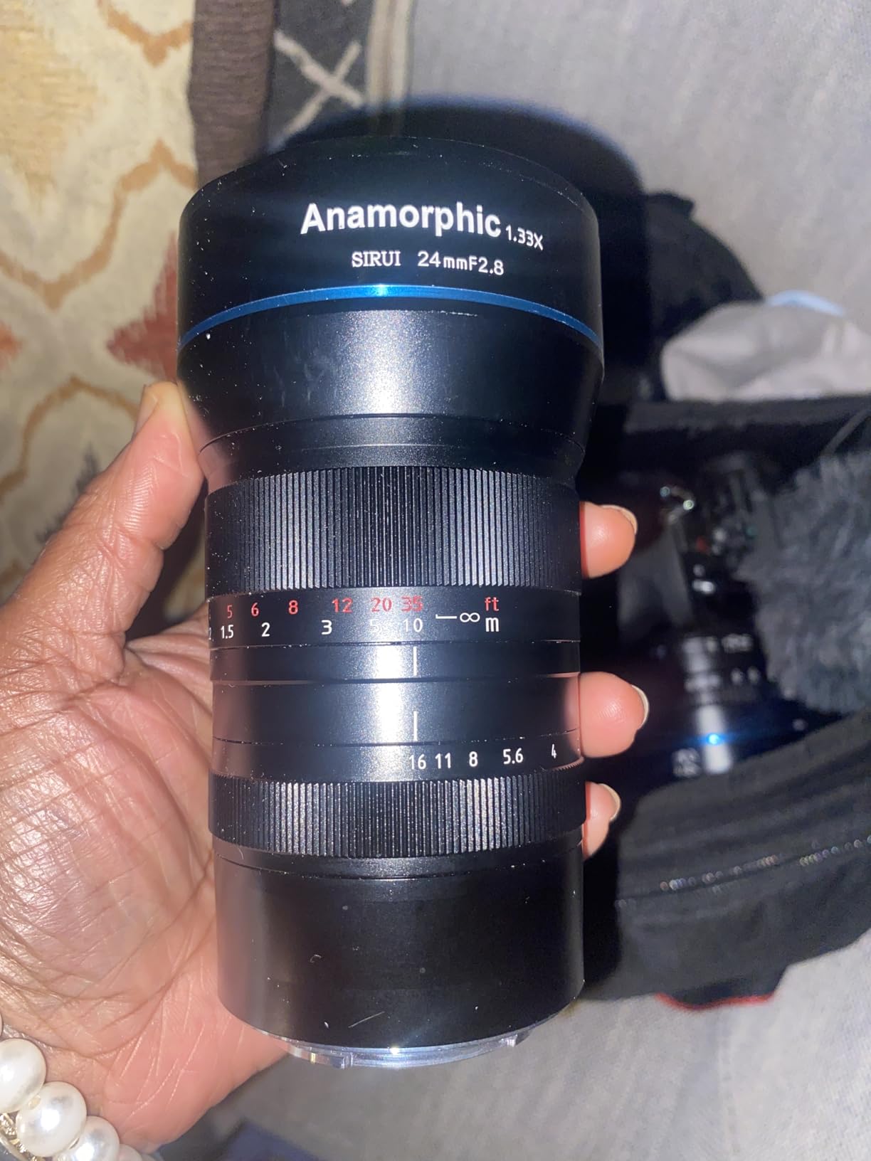 SIRUI 24mm Anamorphic Lens F2.8 1.33X APS-C Camera Lens for E Mount, Blue Flare customer photo 2