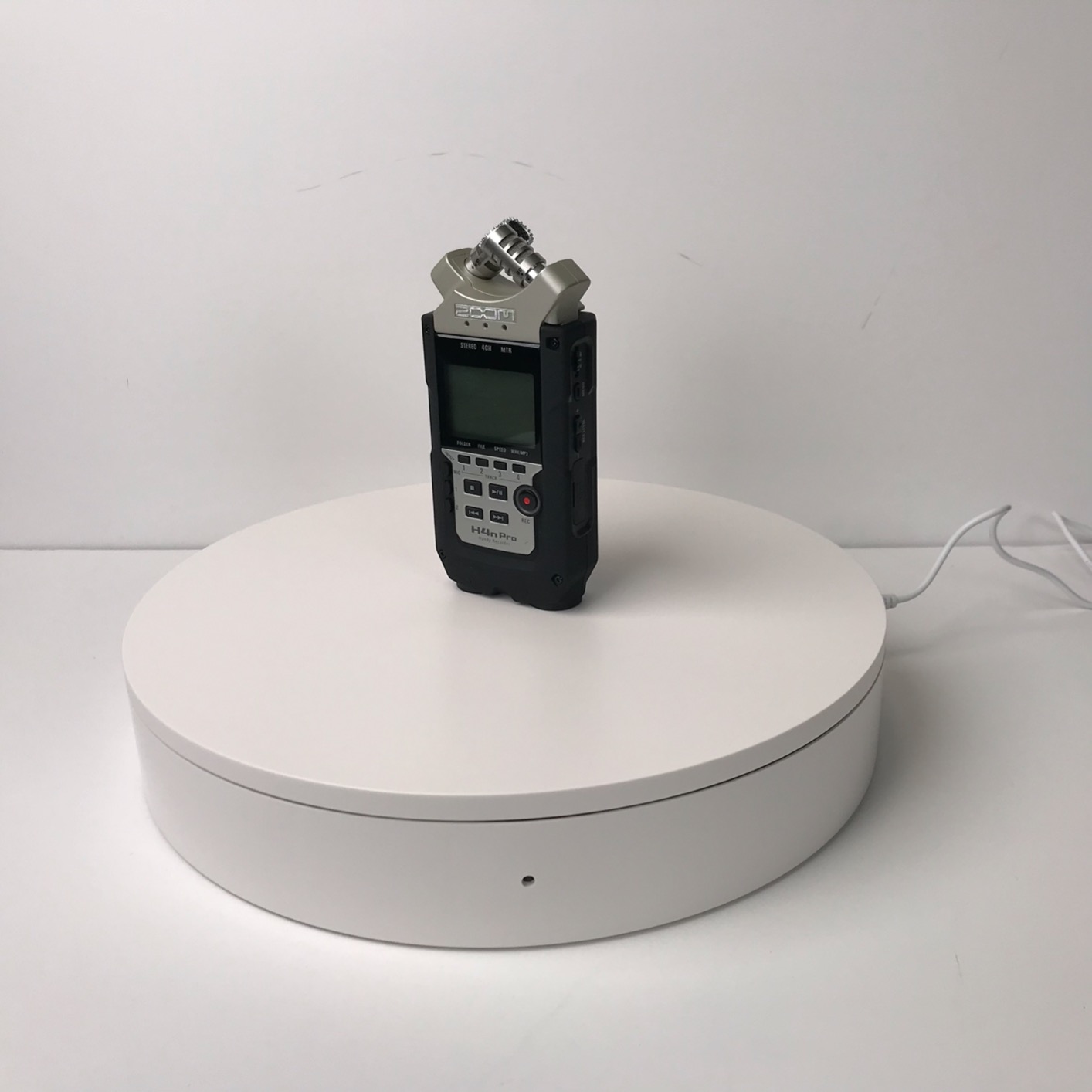 12.6In 32cm Rotating Platform 350lbs Capacity Motorized Electric Turntable Heavy Duty Motorized Rotating base Large Motorized Rotating Display Stand Photography Turntable with Remote customer photo 2