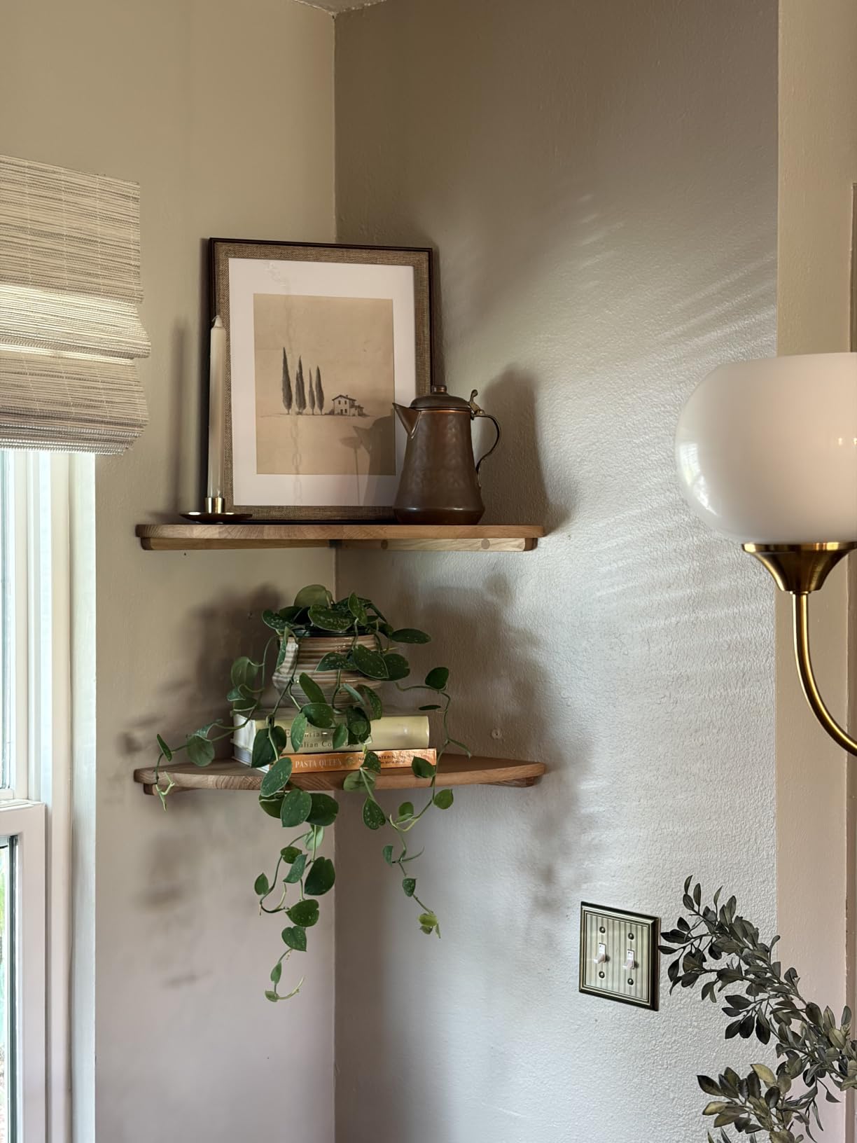 Corner Shelf, 7inch Solid Oak Wood Floating Corner Shelf Wall Mount Round End Floating Speaker Shelves with Wire Hole for Small Plant Photo Frame for Bedroom Kitchen, Living Room customer photo 2