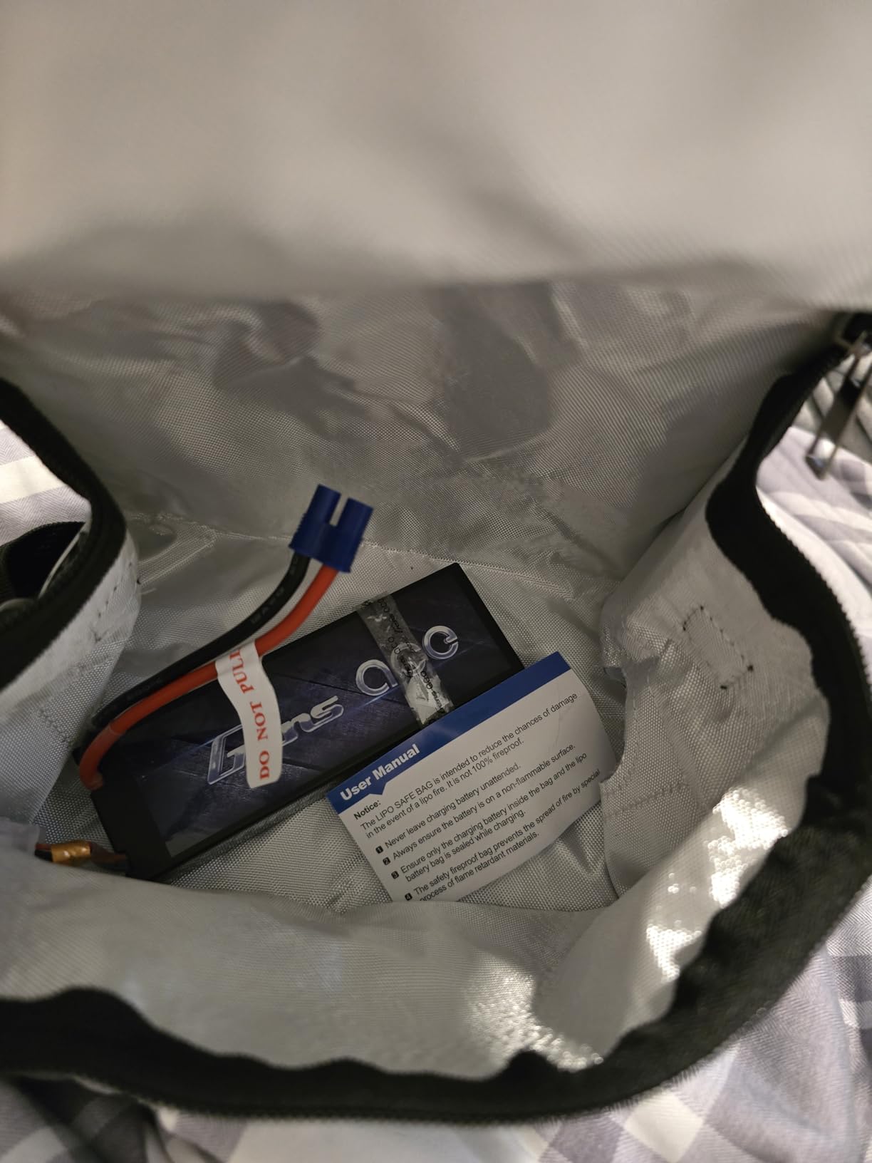 Zeee Fireproof Explosionproof Lipo Bag Battery Storage (8.46 x 6.5 x 5.71in) customer photo 2