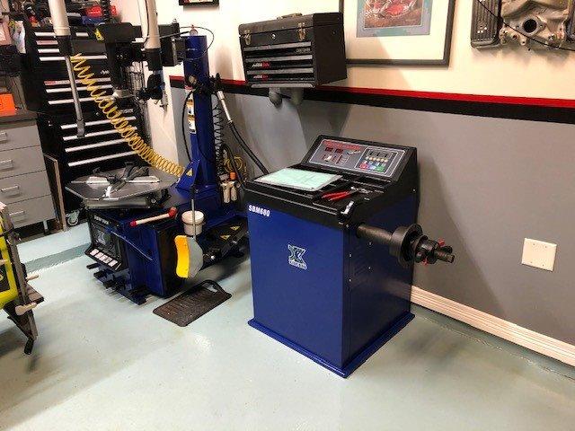 XK Tire Changers Machine and Wheel Balancer Combo, 110V, 988-690 | Max Tire Diameter 37 in, 2.0HP Multi Balancing Modes for Automotive Repair Shops, Home Garages, 36 Month Part Replacements customer photo 1