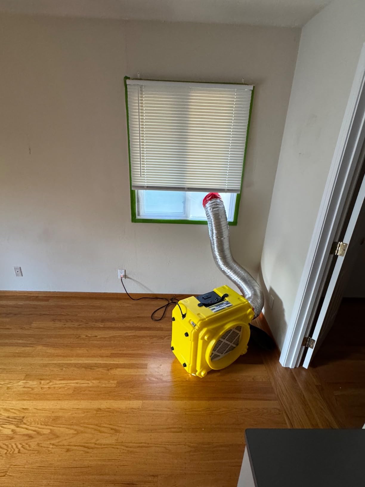 ALORAIR Air Scrubber with 3 Stage Filtration, Stackable Negative Air Machine for Industrial and Commercial Use, Heavy Duty Air Cleaner with MERV-10 Filter, HEPA/Activated carbon Filter, Yellow customer photo 1