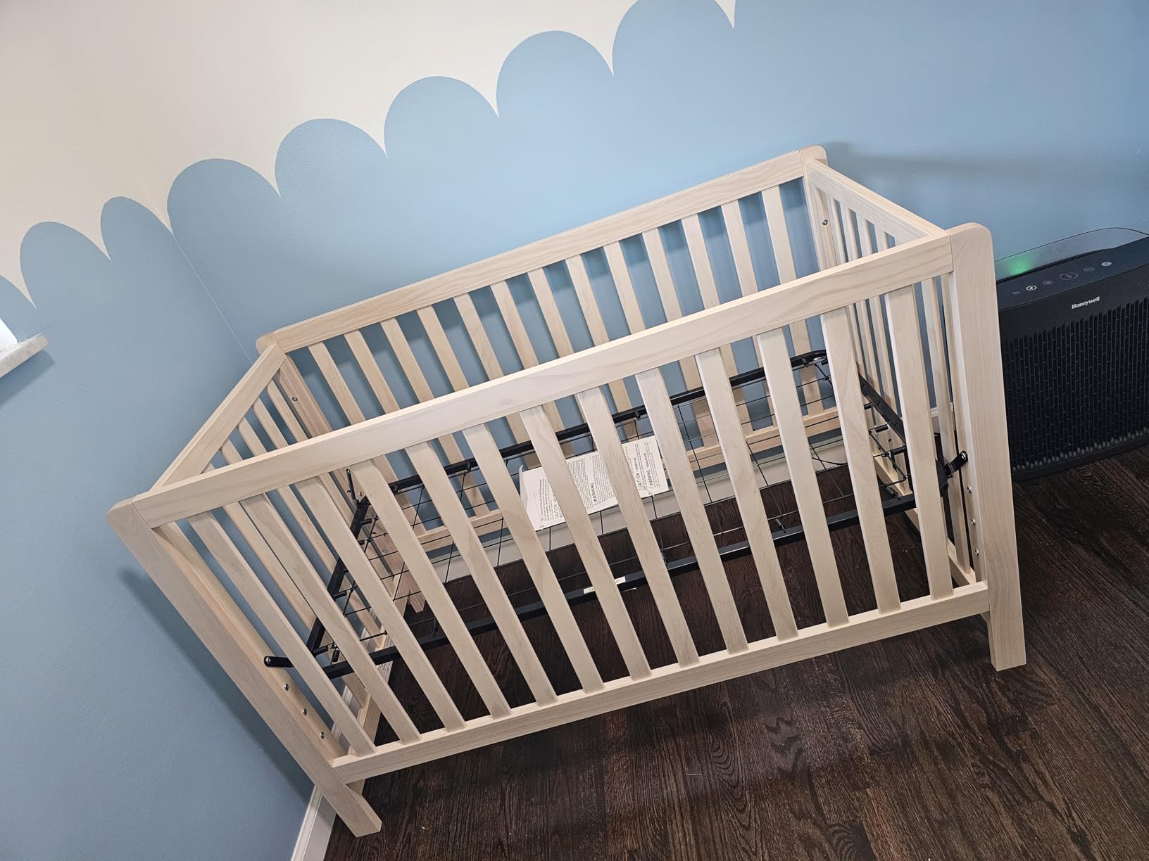 DaVinci Carter's Colby Low-Profile 4-in-1 Baby Crib, Washed Natural | GREENGUARD Gold Certified, Converts to Toddler Bed, Daybed & Full-Size Bed, 4 Adjustable Mattress Heights - Easy to Assemble customer photo 1