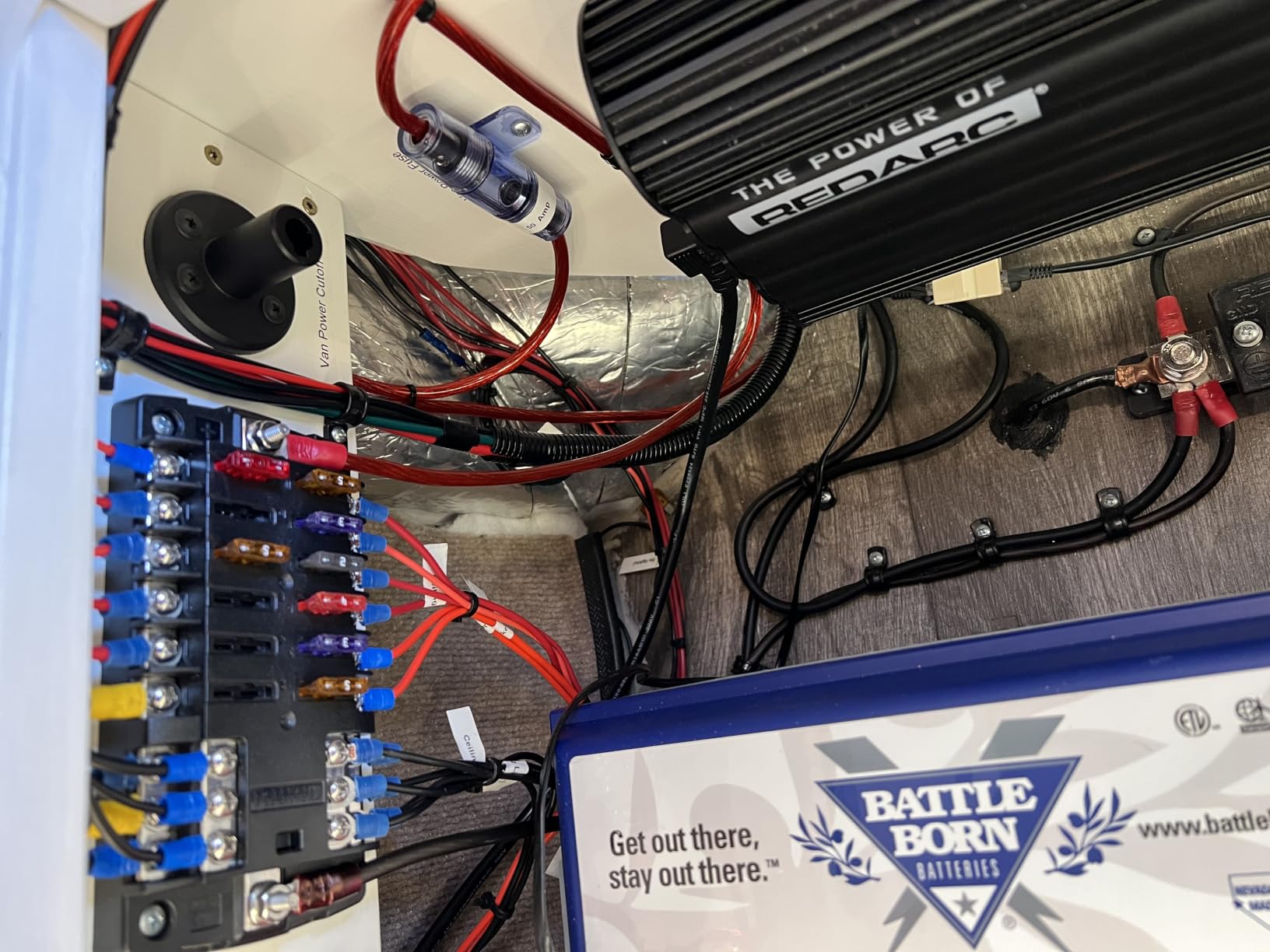 REDARC Manager30 30A Battery Management System, 12V DC to DC Charger with AC and Solar Input, MPPT Regulator customer photo 1