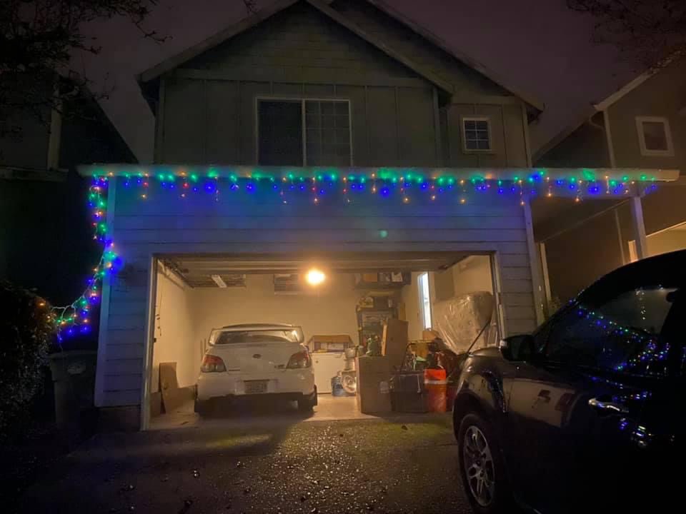 Christmas Projector Lights Outdoor Holiday Laser Lights Landscape Spotlight Red and Green Star Shower with 360 Accessibility Wireless Remote Christmas Decor for Xmas Party Outdoor Garden Patio Wall customer photo 1