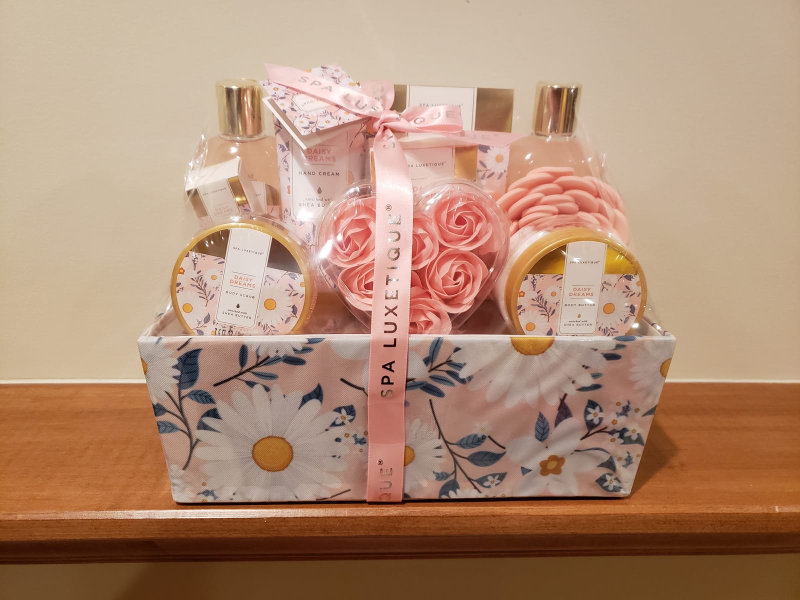 Spa Luxetique Spa Baskets for Women Gift, Womens Spa Gift Baskets, 15pcs Rose Spa Sets, Spa Kit Includes Body Oil, Bubble Bath, Bath Sets for Women, Mothers Day Gifts customer photo 2