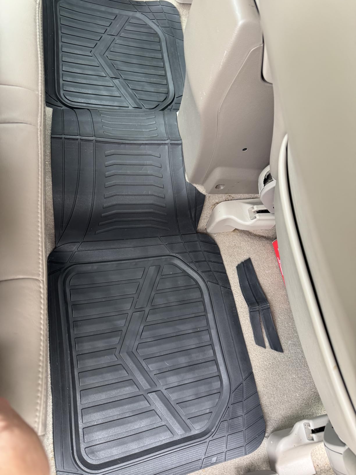 Amazon Basics 4-Piece Heavy Duty Anti-Slip PVC Floor Mats with Cargo Liner, Waterproof Trim To Fit Car Mats, Easy to Clean, Black customer photo 1