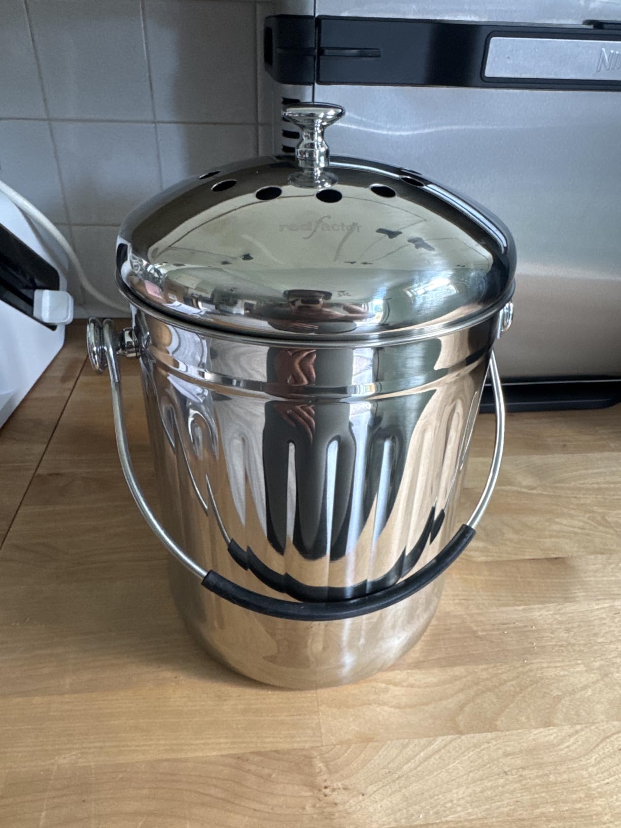 Premium Compost Bin for Kitchen Countertop - Stainless Steel Food Waste Bucket with Innovative Dual Filter Technology - Includes Spare Filters (Brilliant Steel, 1.3 Gallon) customer photo 1