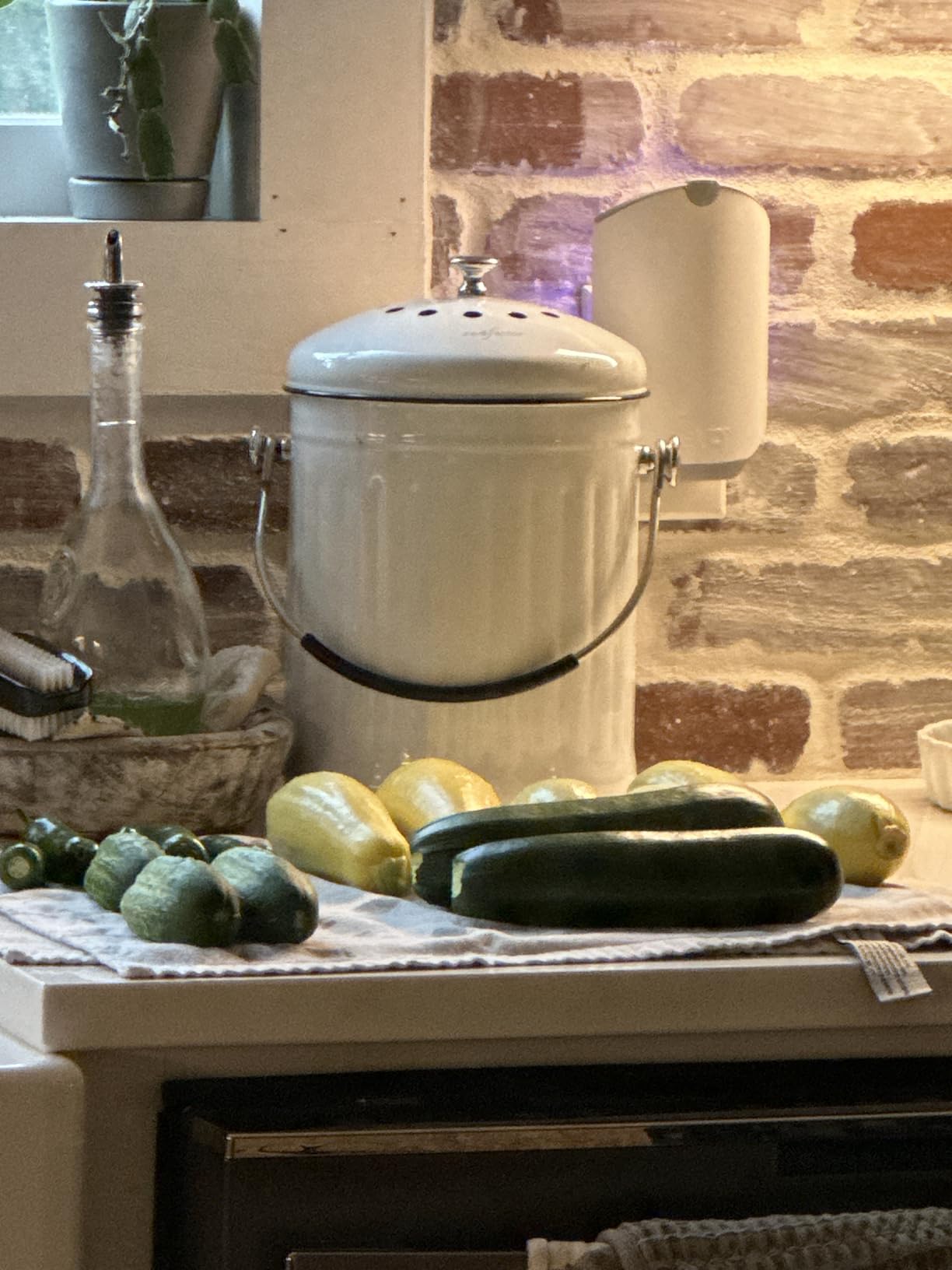 Premium Compost Bin for Kitchen Countertop - Stainless Steel Food Waste Bucket with Innovative Dual Filter Technology - Includes Spare Filters (Brilliant Steel, 1.3 Gallon) customer photo 2