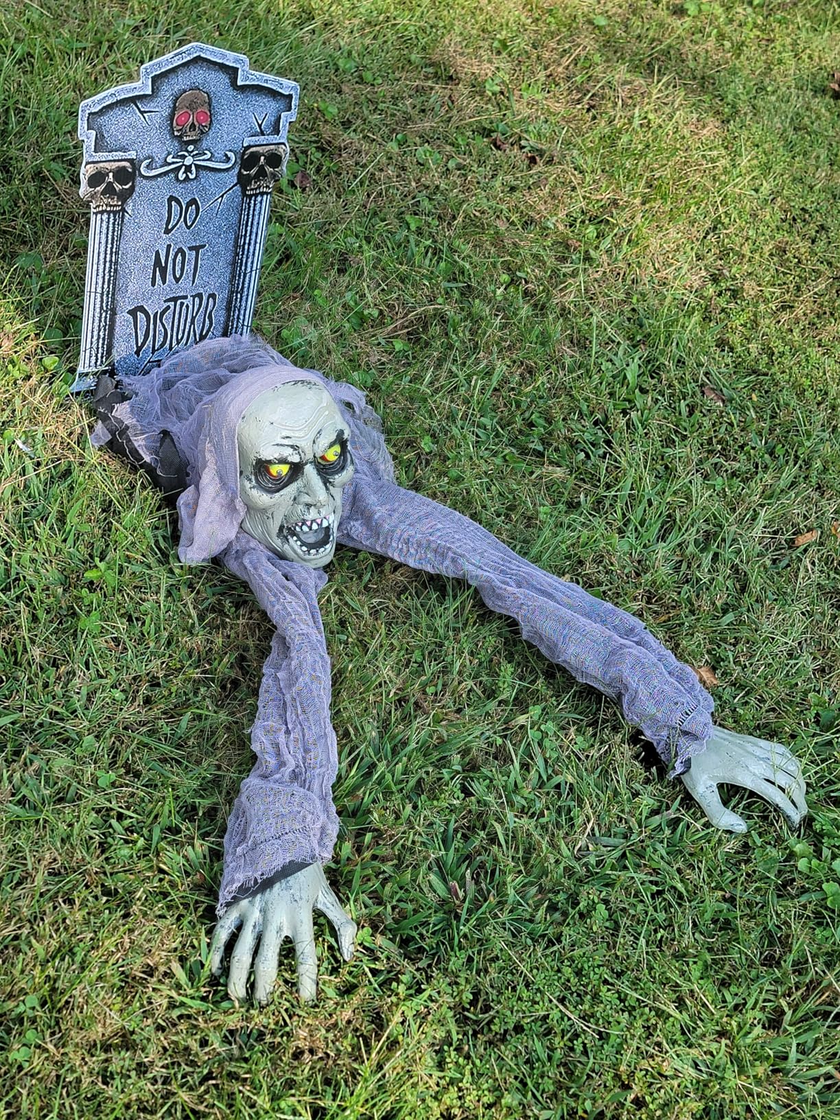 JOYIN Zombie Halloween Decoration Outdoor Groundbreaker with Sound and Flashing Eyes, Scary Halloween Graveyard Decor for Yard Garden, Outside Lawn Haunted House Prop customer photo 1
